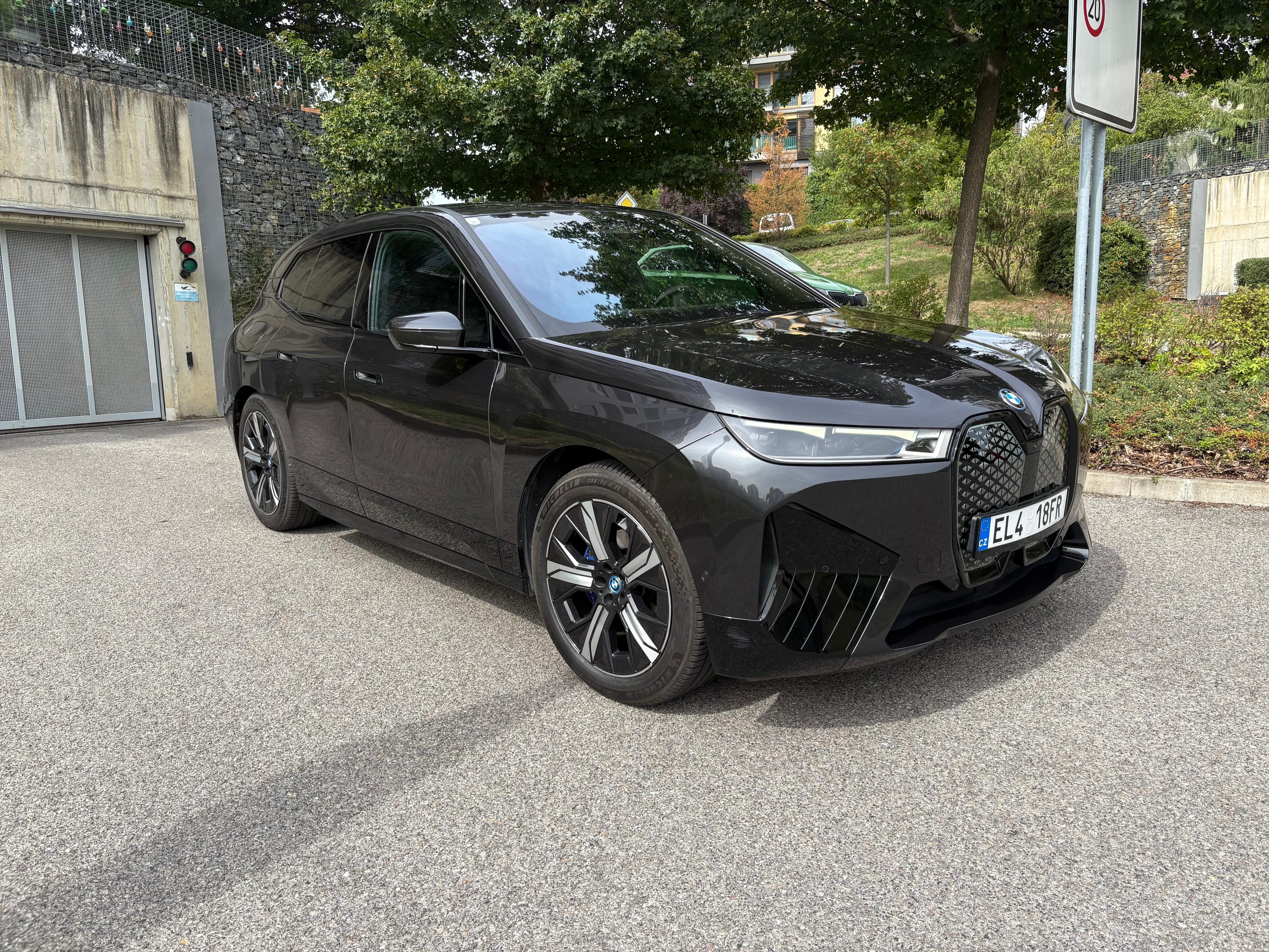 BMW iX, xDrive40 71 kWh TOPSTAV