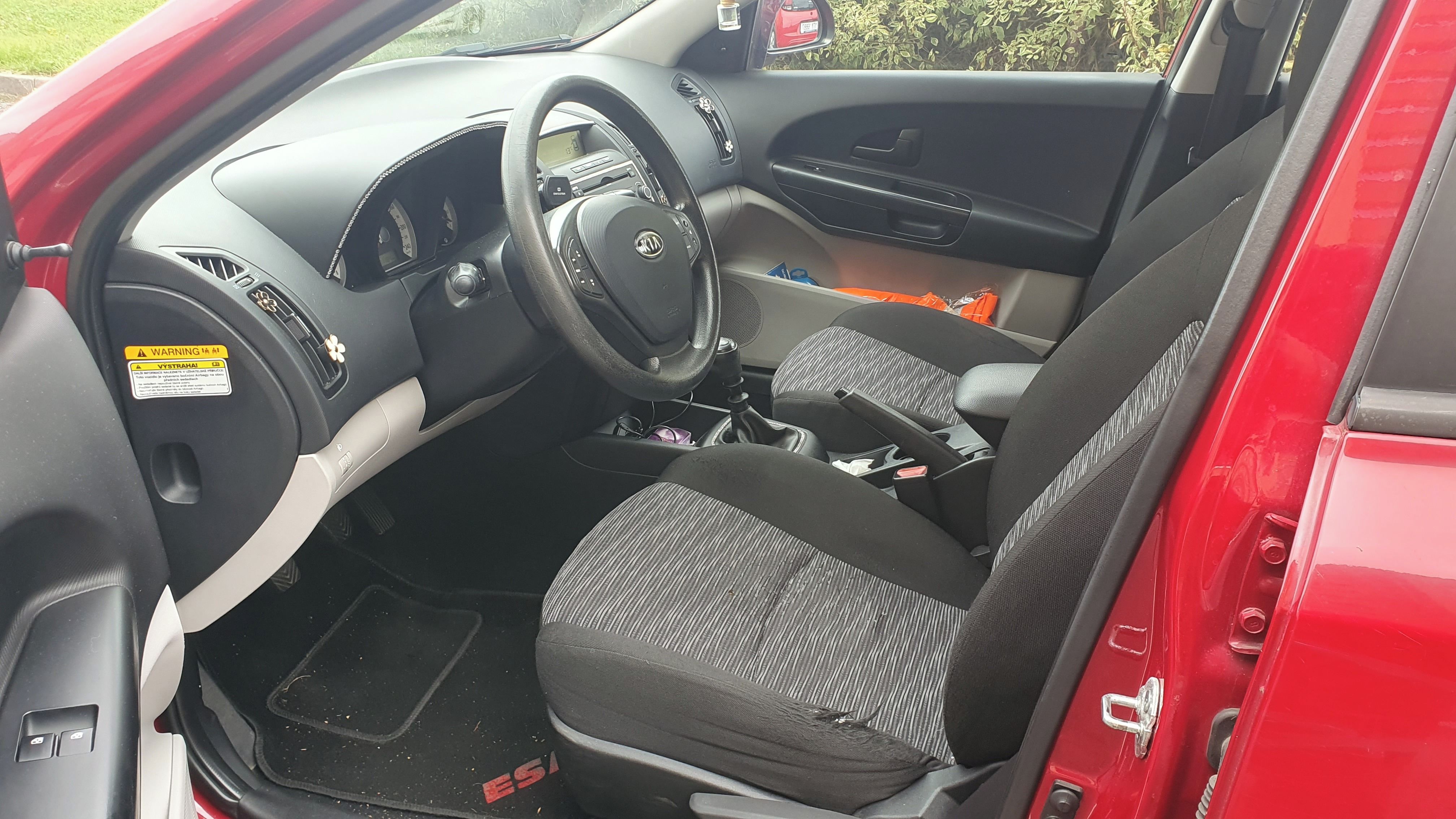 Kia Cee´d, 1.4 s tažným - fotka 6