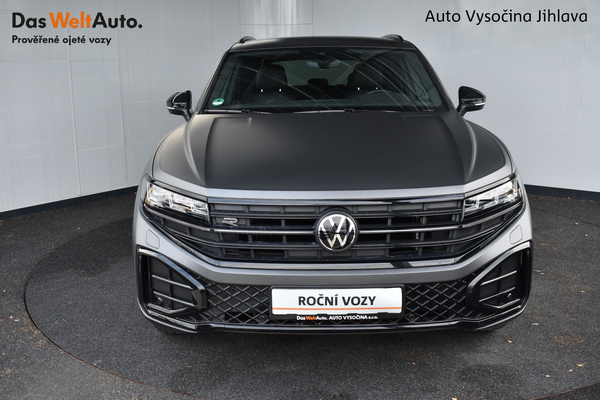 Volkswagen Touareg, R-line 3.0TDI 210kW, 5 let zár - fotka 4
