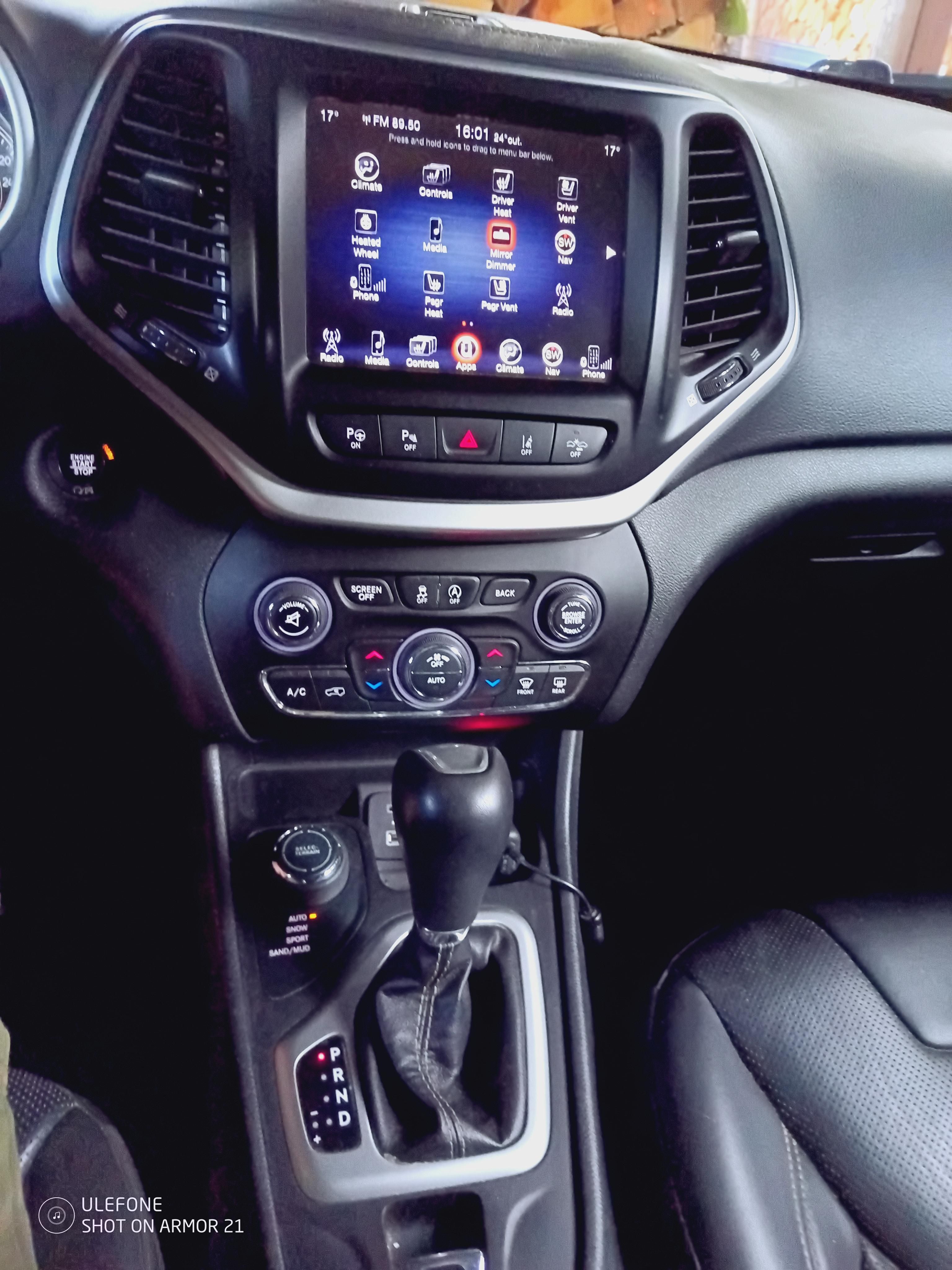 Jeep Cherokee, 2,2  147kW, Aut.4x4, tažné - fotka 5