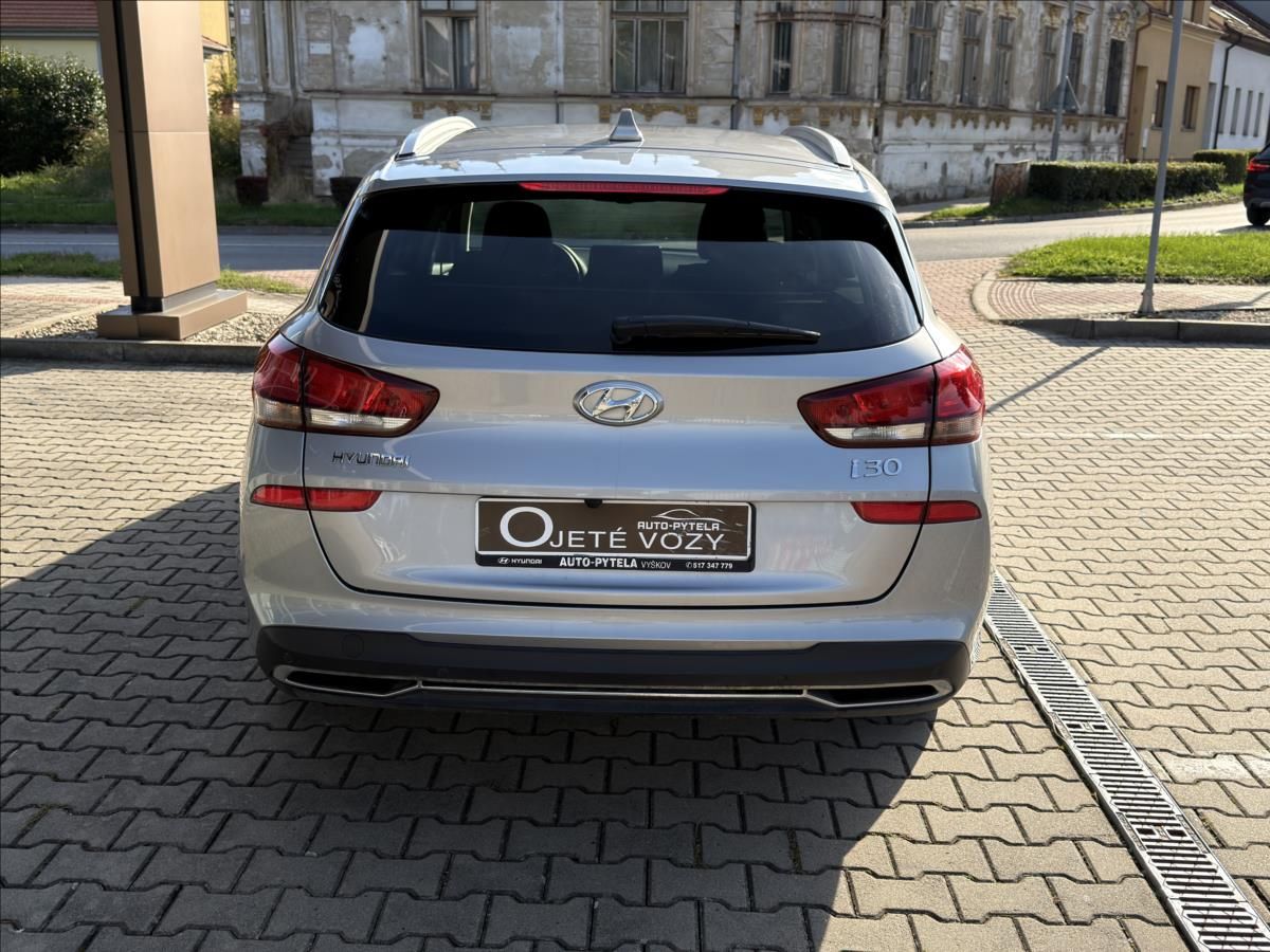 Hyundai i30, 1,5 T-GDi MH, DCT  WG Family S - fotka 6