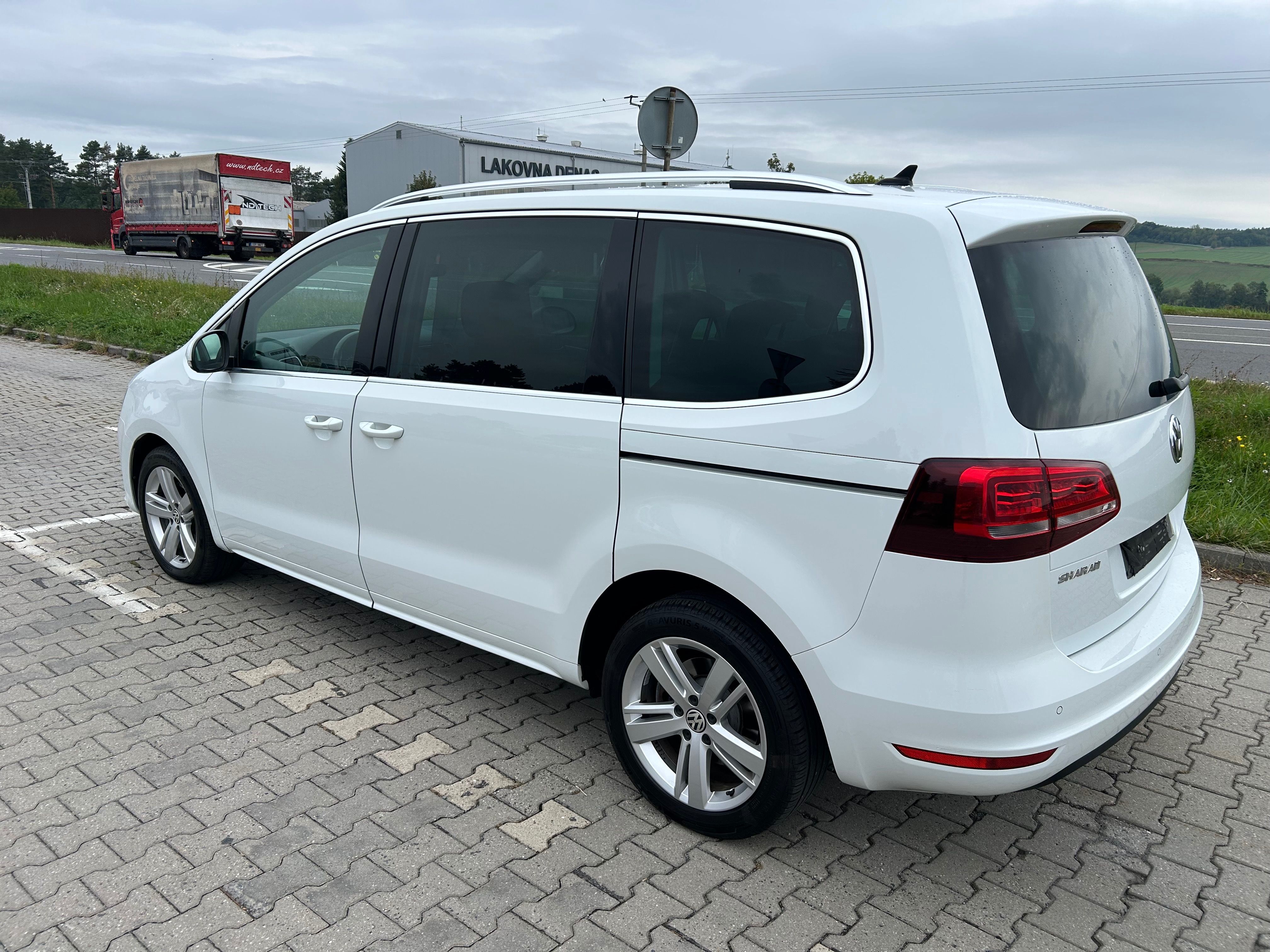 Volkswagen Sharan, 2.0tdi 110kw 7 míst - fotka 4