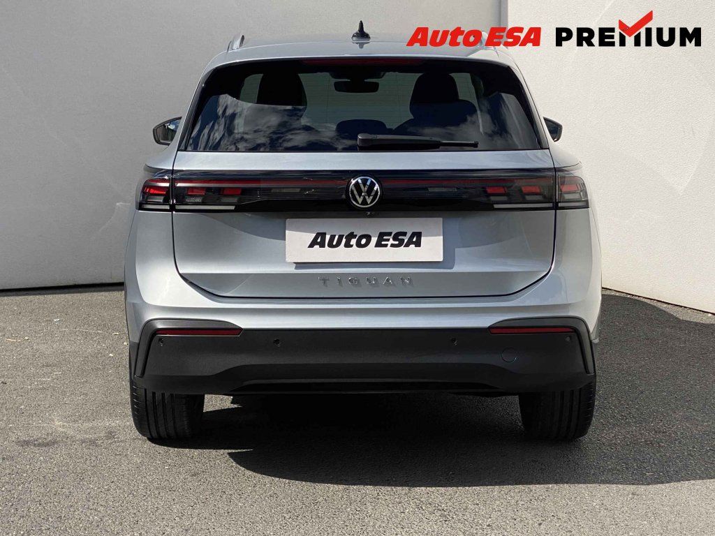 Volkswagen Tiguan, 1.5 eTSi,1.maj,ČR,AT - fotka 5