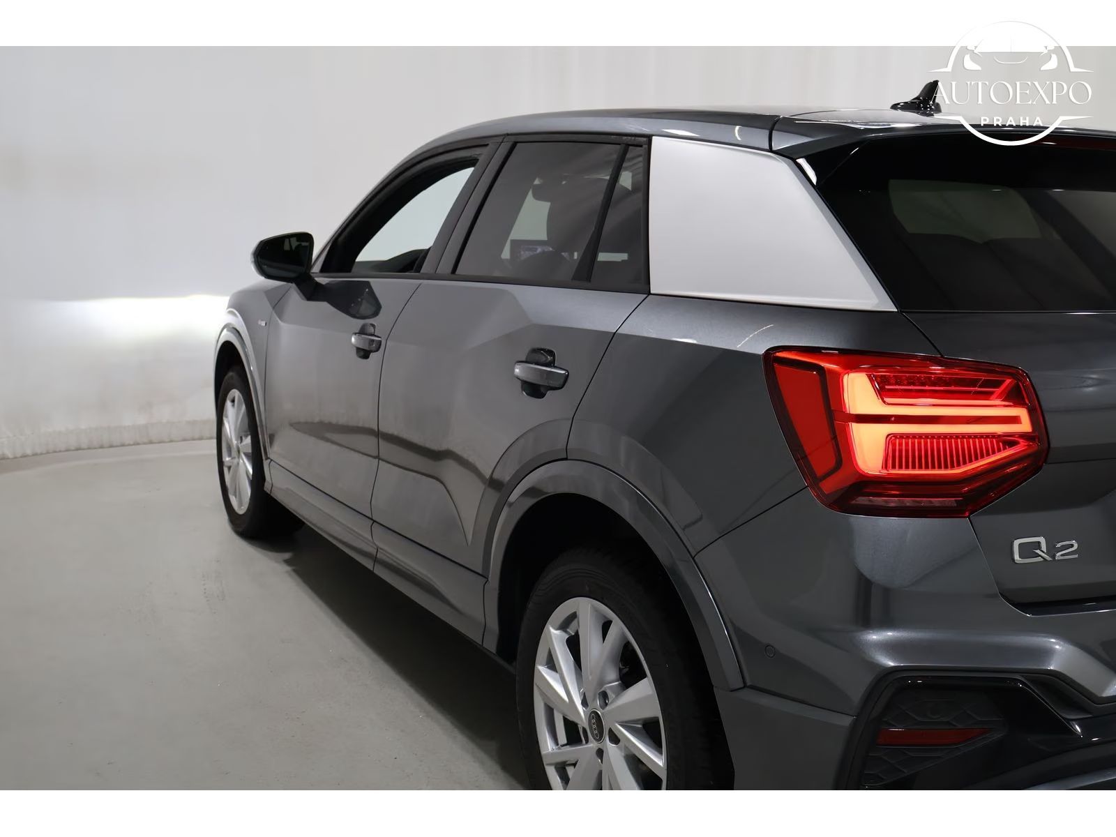 Audi Q2, 35 TFSI S line*Matrix*LED* - fotka 5