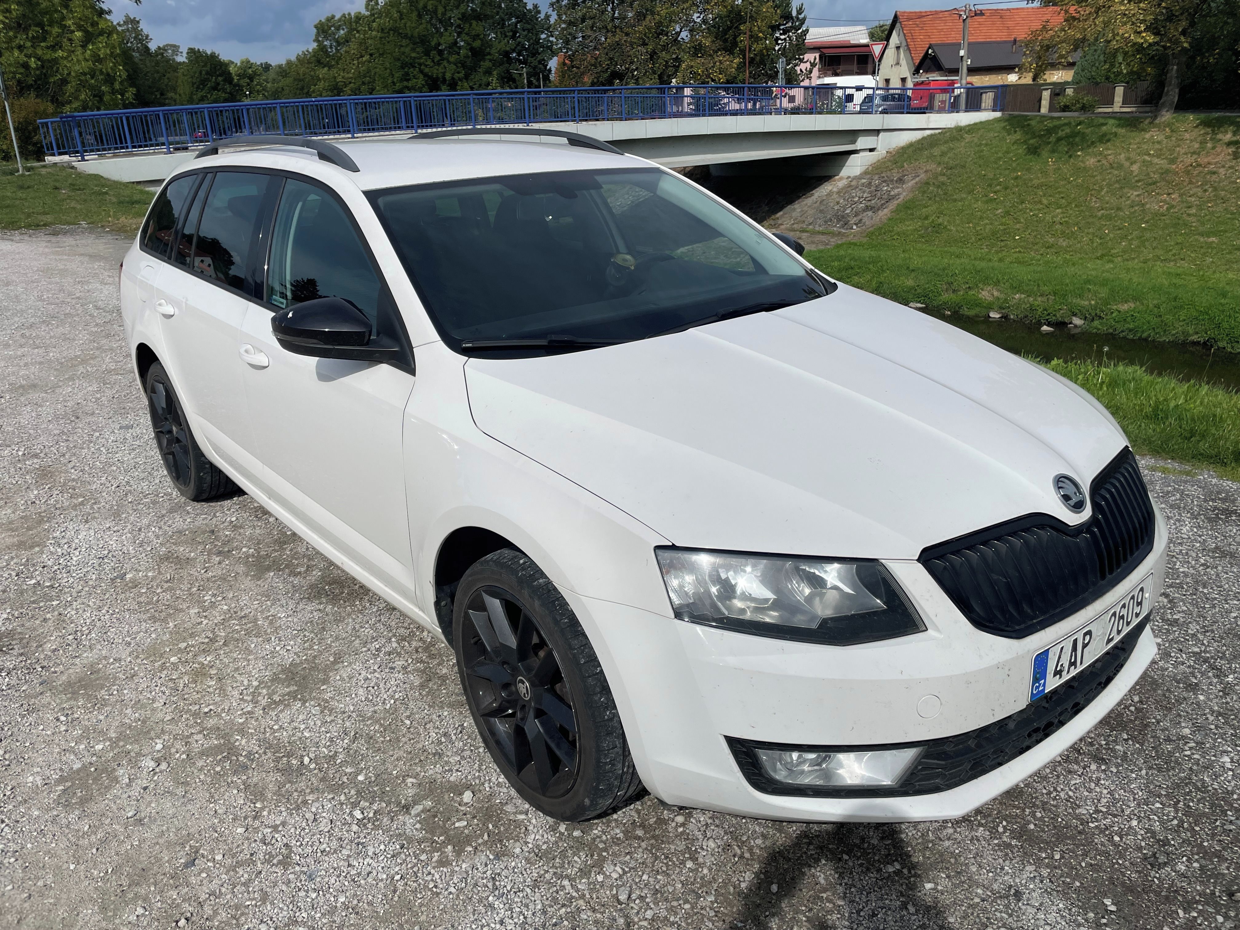 Škoda Octavia, 1.6 TDI 77kW, Sportline - fotka 6