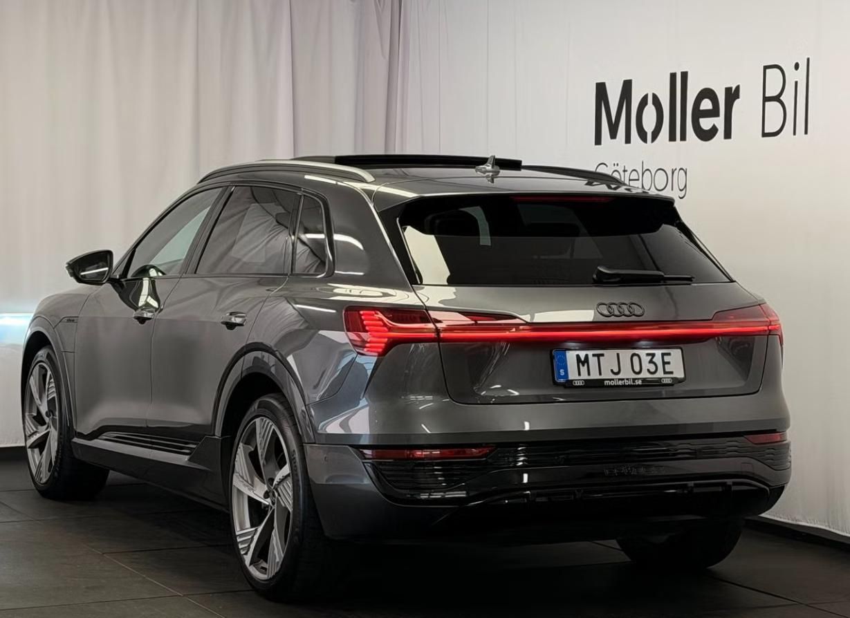 Audi Q8 e-tron, 55 Q 360kam Kůže 4 zóny Pano - fotka 4