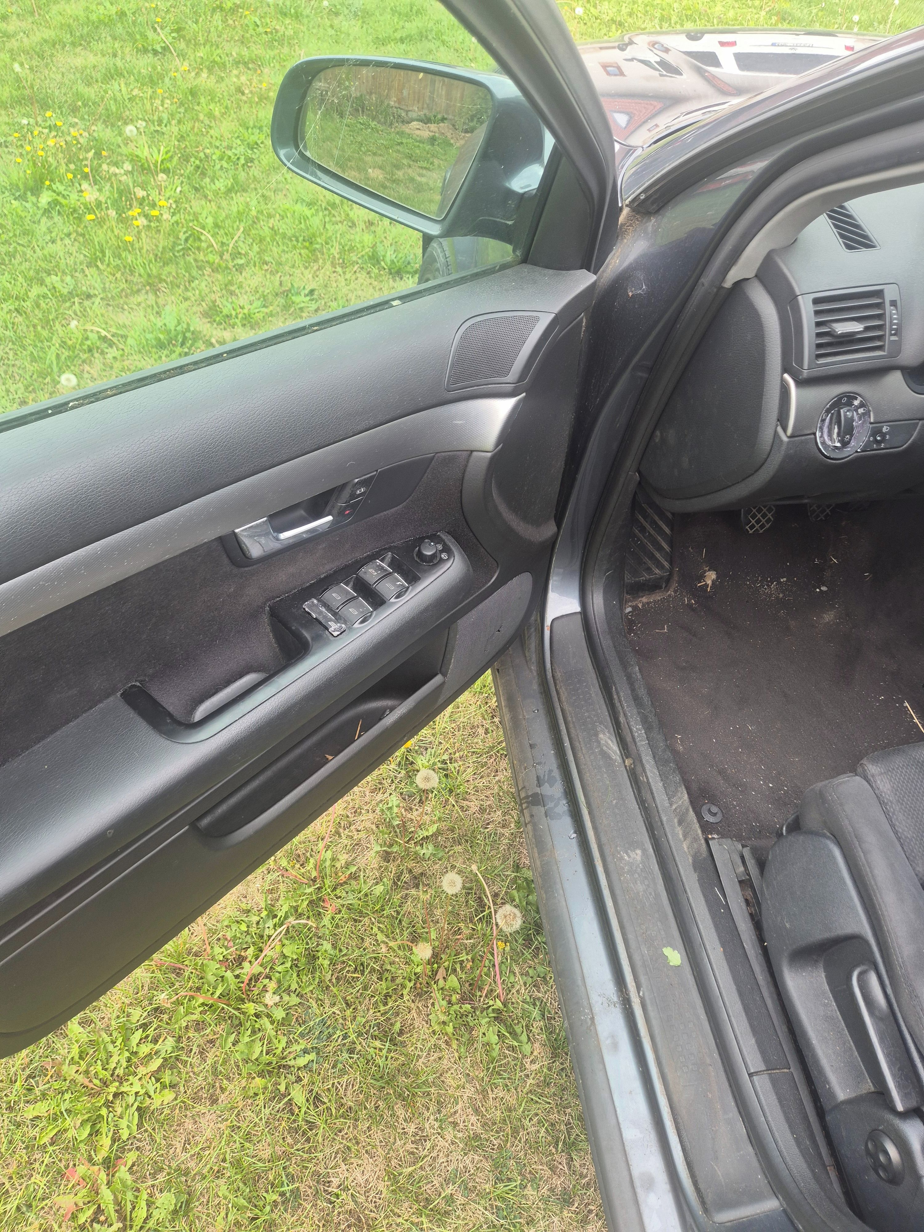 Audi A4, 2.5 Quatro 4x4 - fotka 3