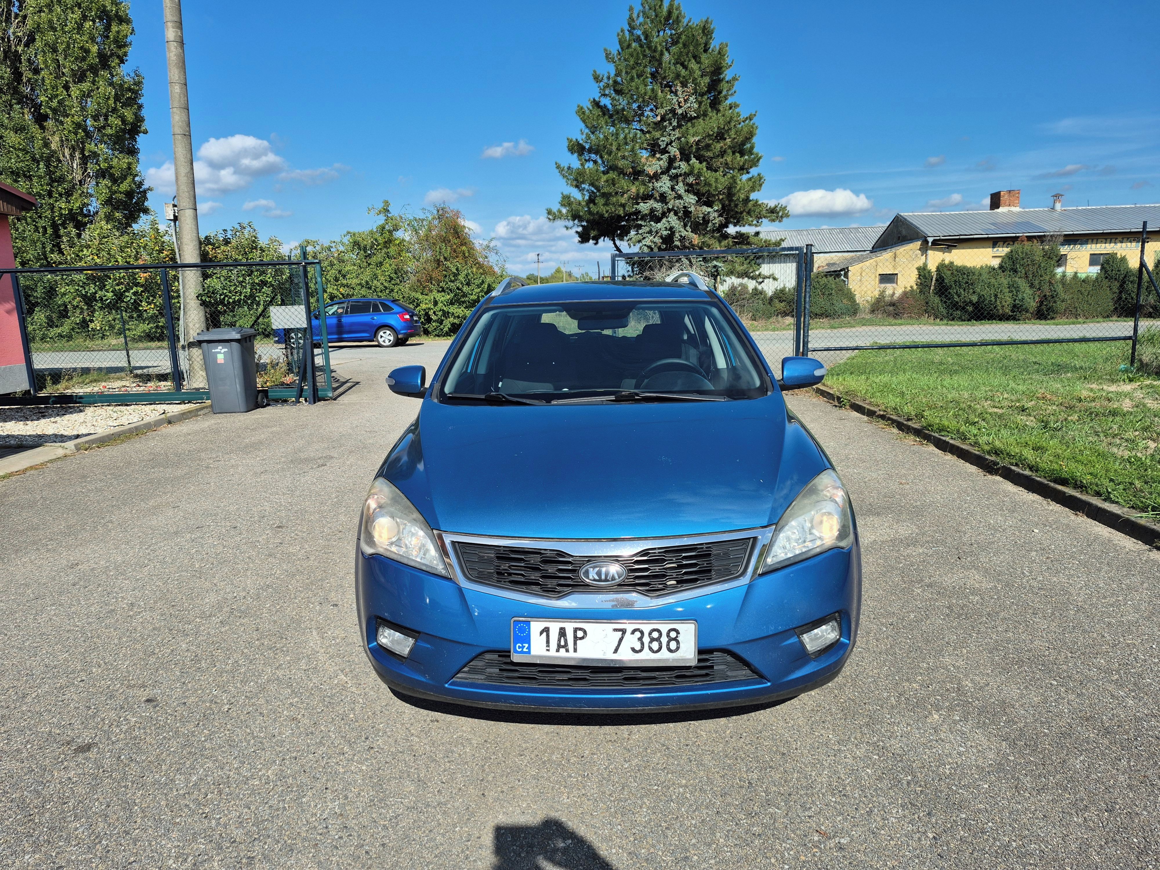 Kia Cee´d, 1,6CRDI, 85kW, klima - fotka 2
