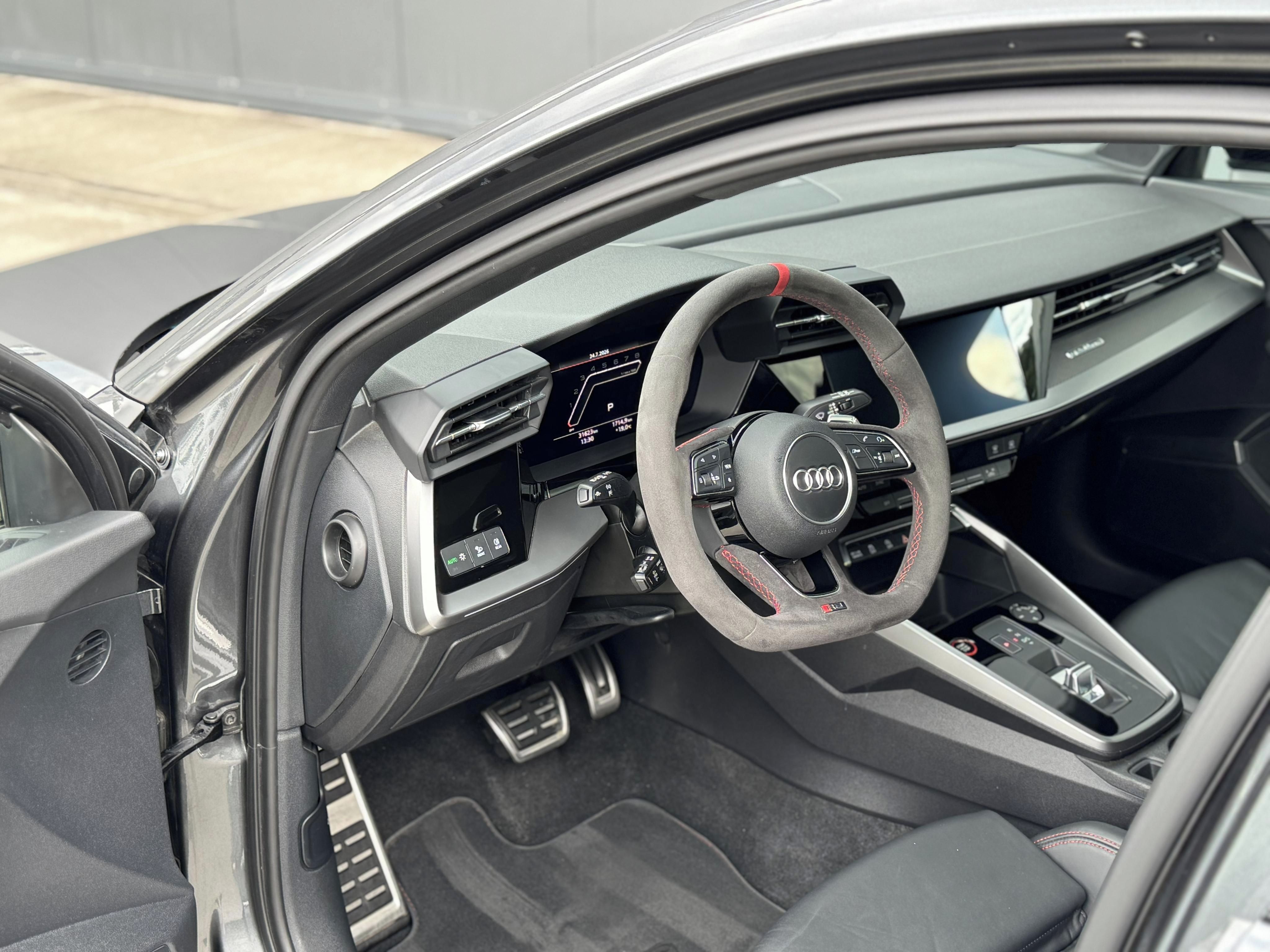 Audi RS3, Sportback 2,5 TFSI quattro 294 - fotka 5