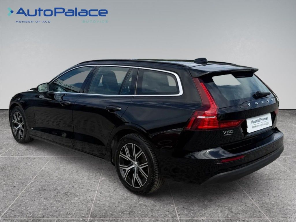Volvo V60, 2,0 I B3 CORE AT 120kW - fotka 6