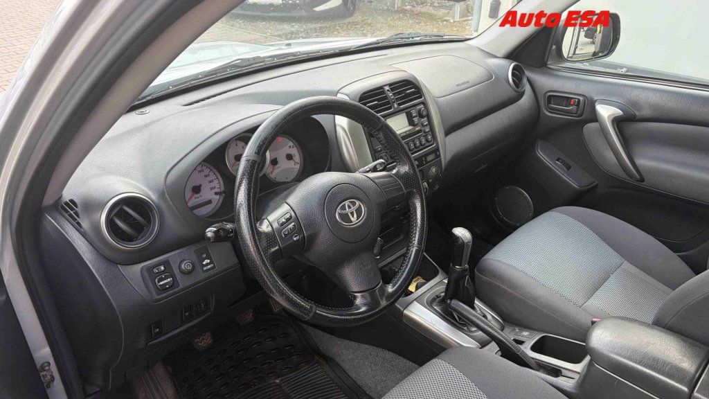 Toyota Rav4, 2.0 D-4D - fotka 3