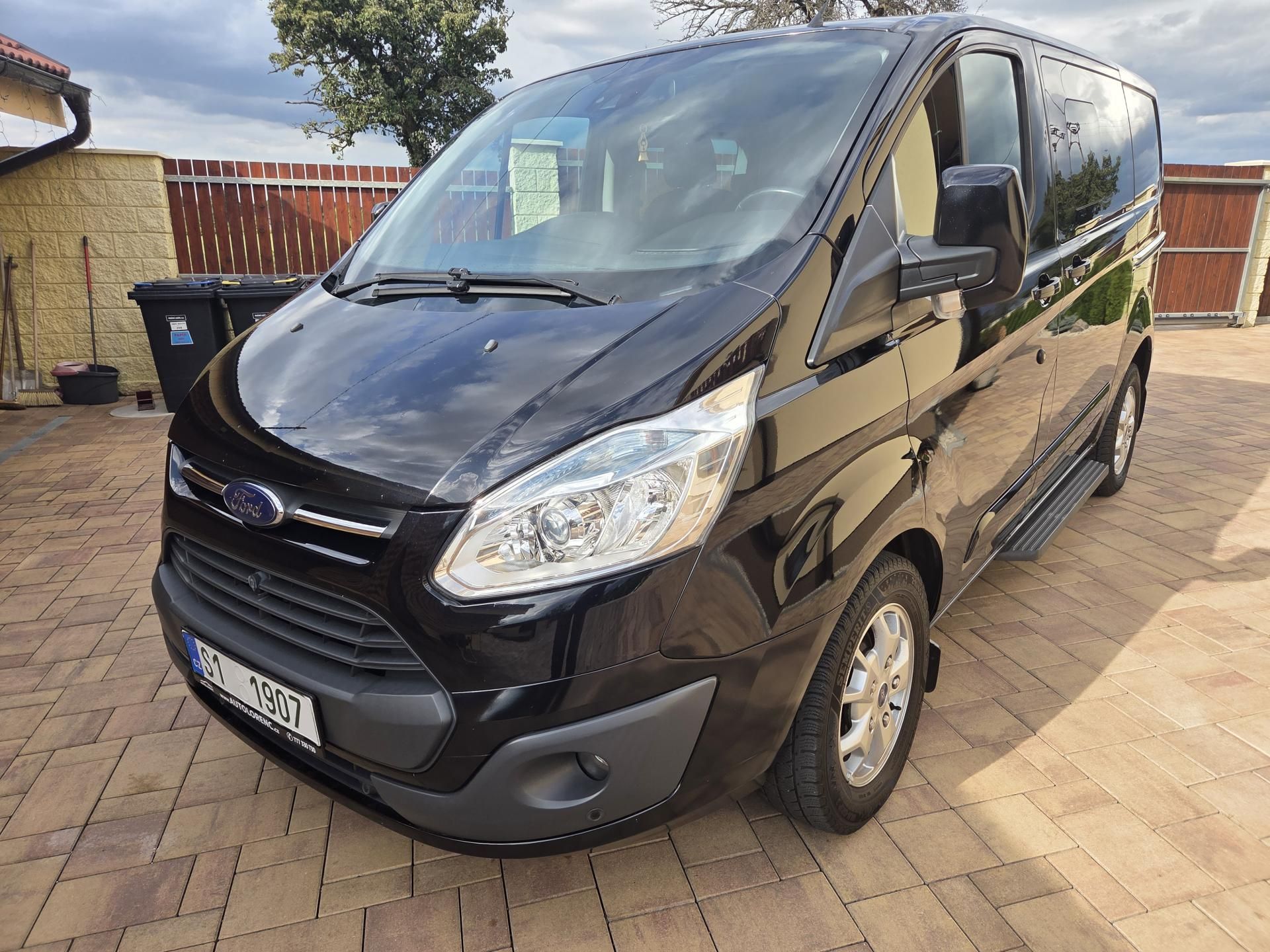 Ford Transit Custom, 2.2 TDCi 114kW  5míst - fotka 2