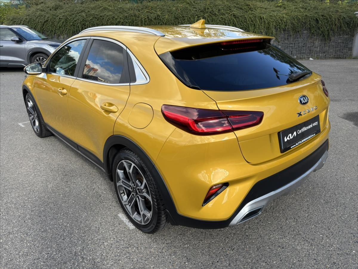 Kia XCee´d, 1,5 TGDi Spring Edition ZÁRUKA - fotka 3