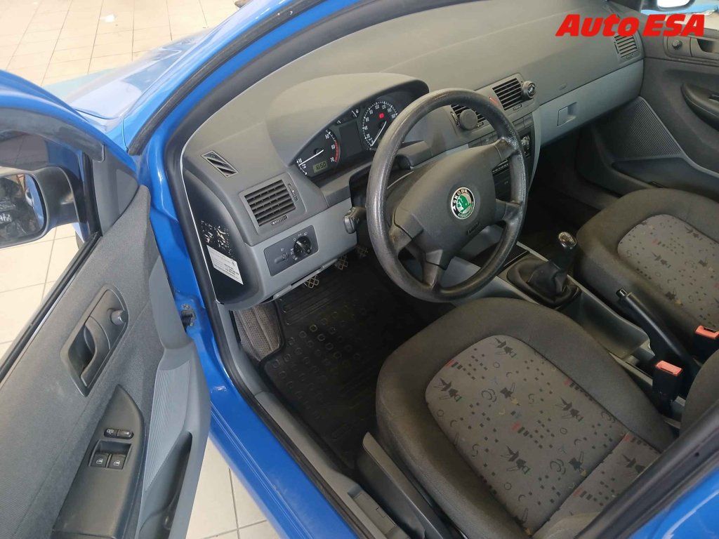 Škoda Fabia, 1.2 i,2.maj,ČR - fotka 3