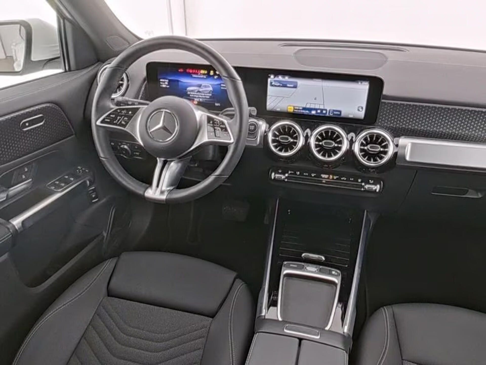 Mercedes-Benz EQB, 300 4M Progressive Pano - fotka 4