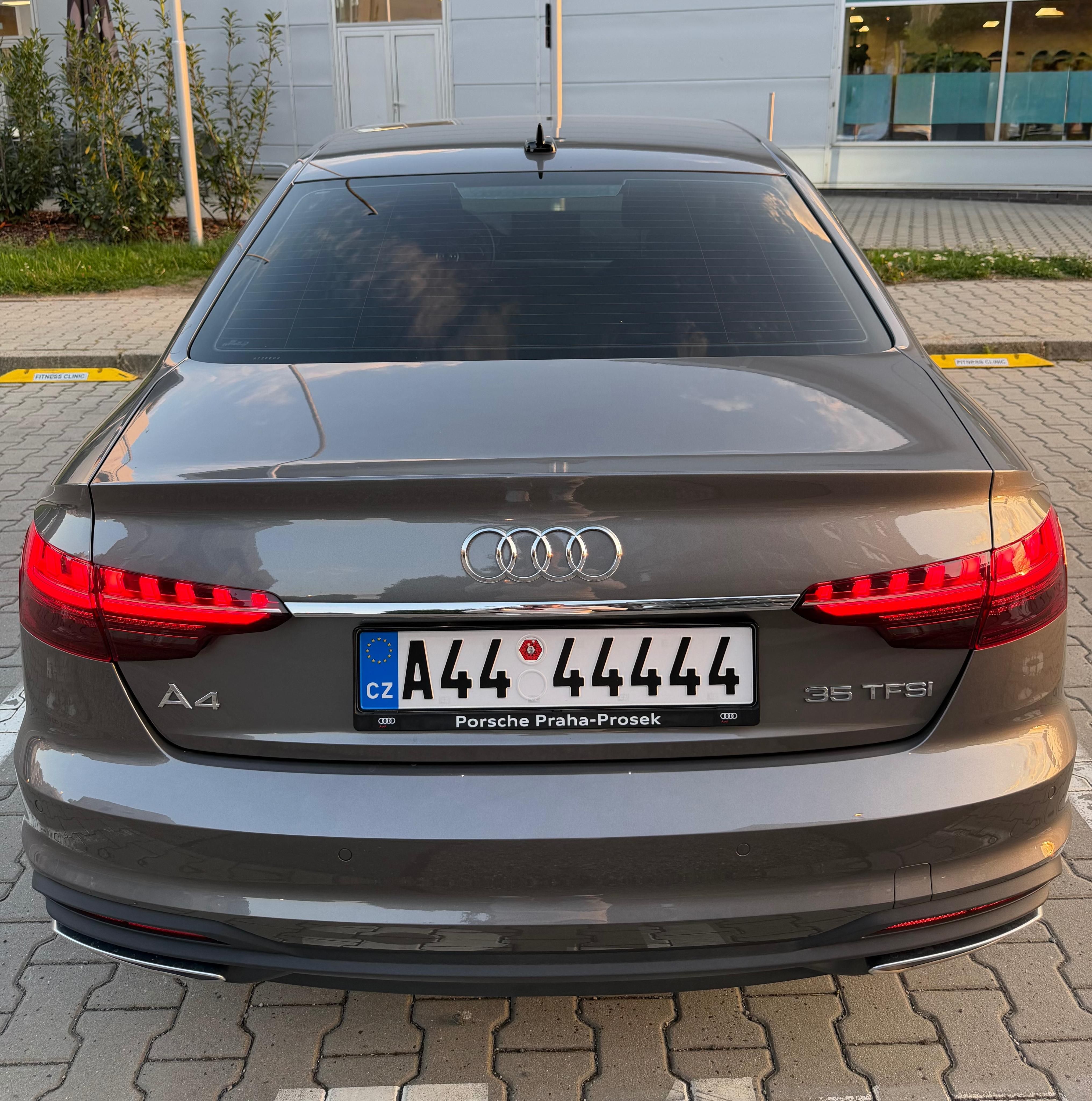 Audi A4, Audi A4 2.0 35 TFSI S tronic - fotka 4