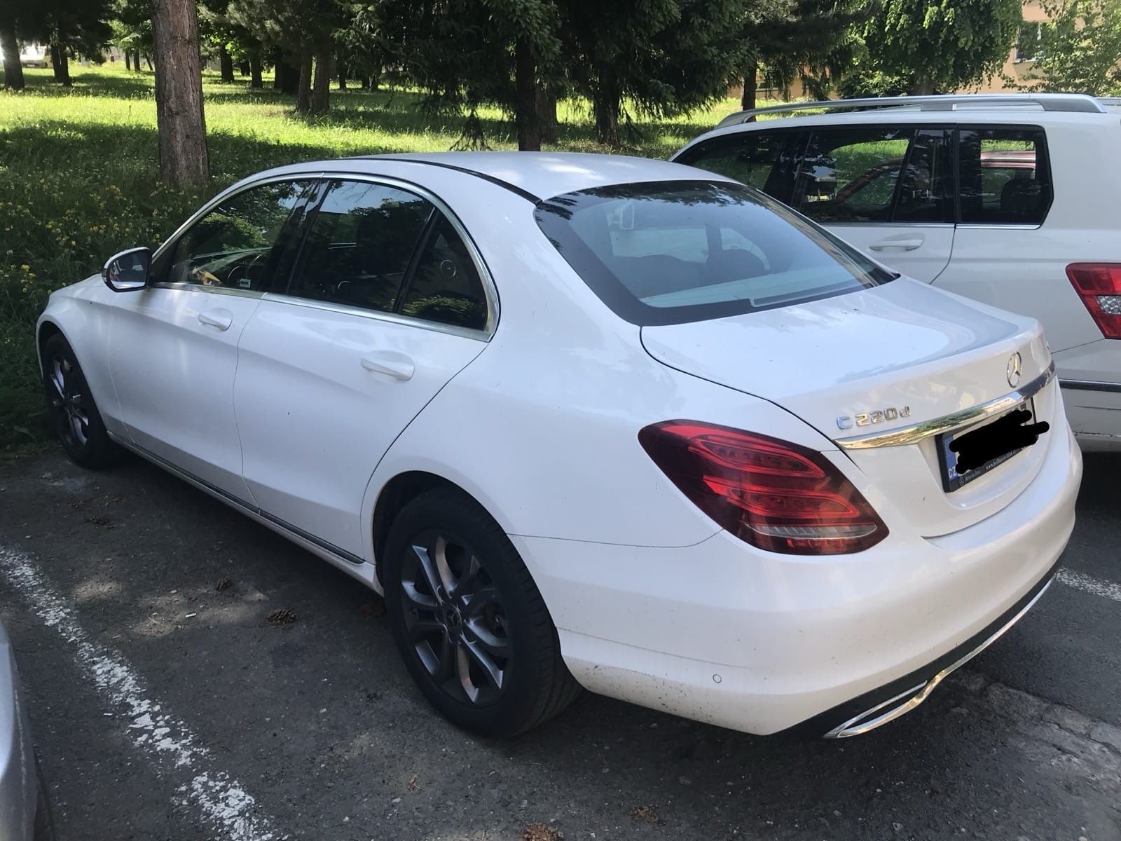 Mercedes-Benz Třídy C, 220d 4matic - fotka 5