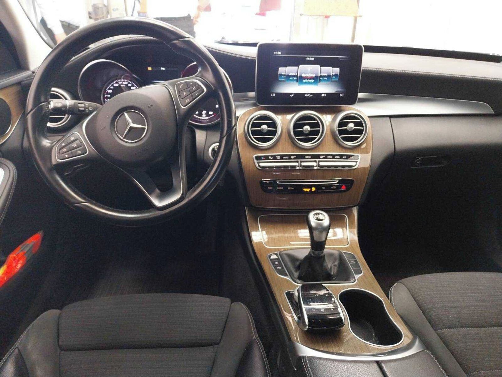 Mercedes-Benz Třídy C, 220 d BlueEff., Kůže, Navi - fotka 3