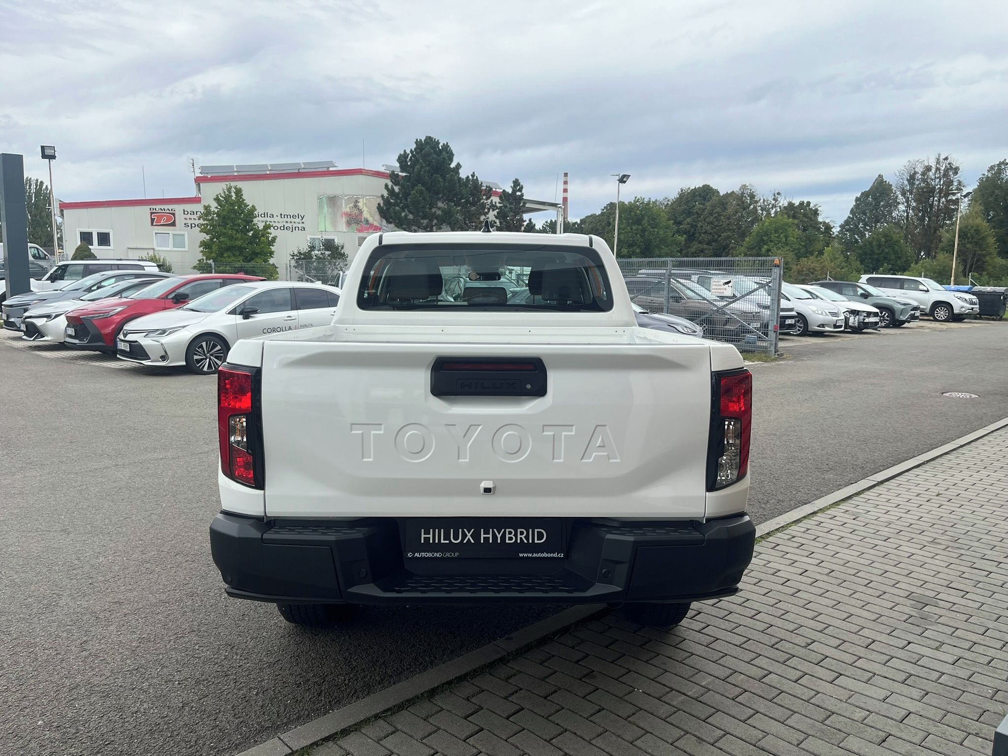 Toyota Hilux, 2.8D MHEV Live 4x4 - fotka 5