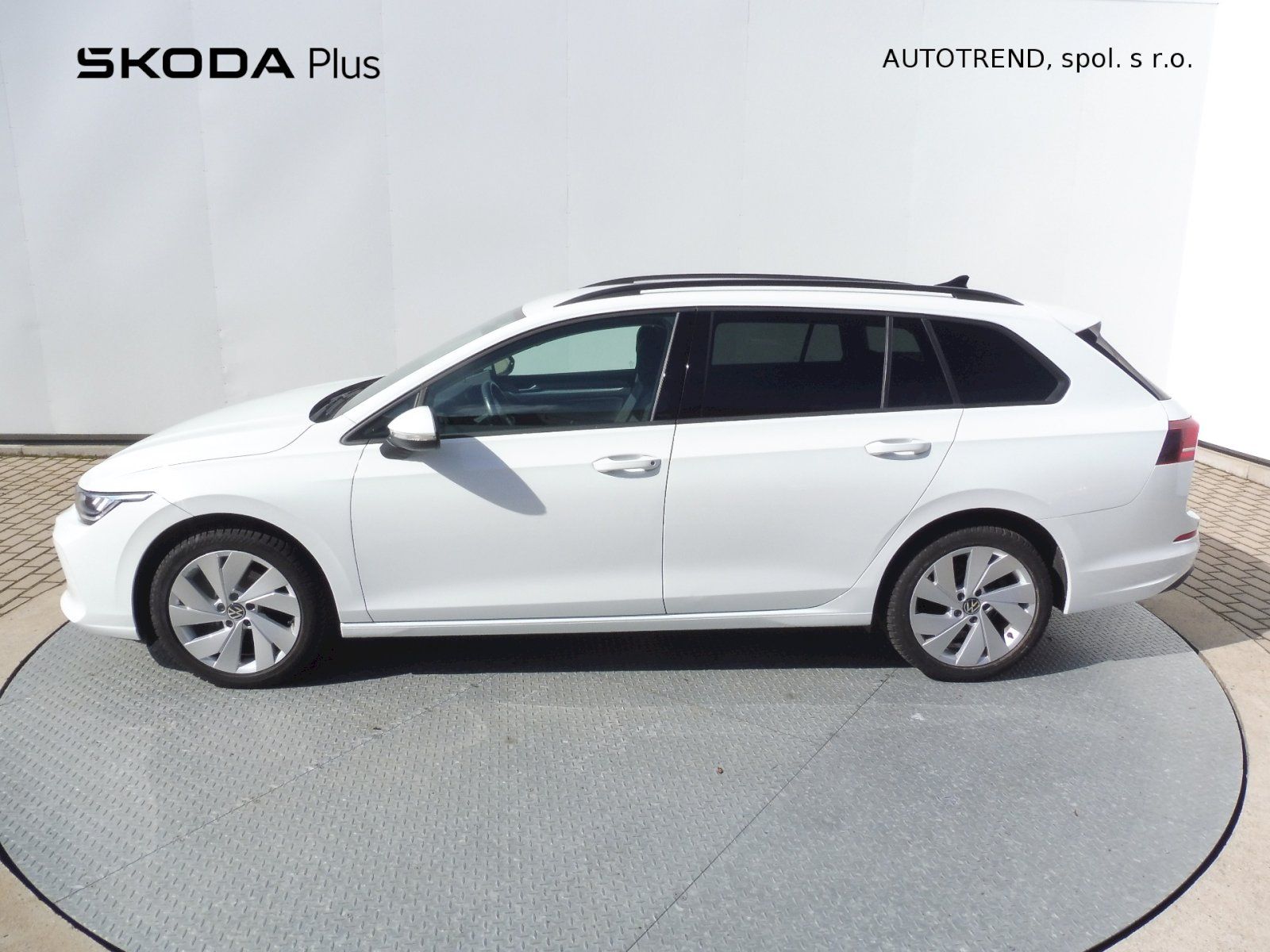 Volkswagen Golf Variant, Life 1,5 TSI 85kW - fotka 3