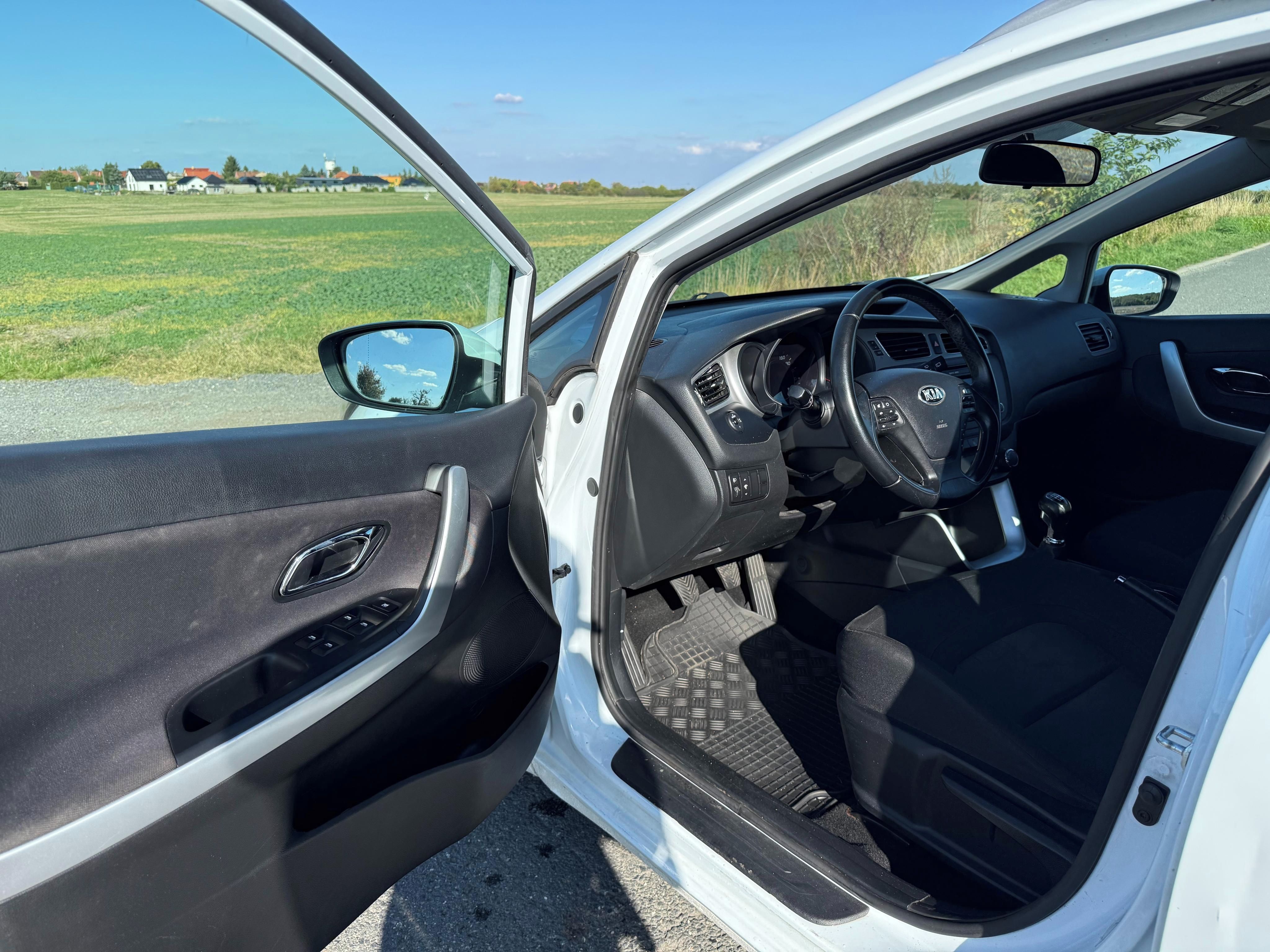 Kia Cee´d, 1.6 CRDi 2015 - fotka 5