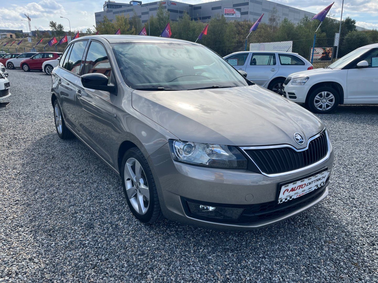 Škoda Rapid, 1.4 TSi DSG SPACEBACK - fotka 4