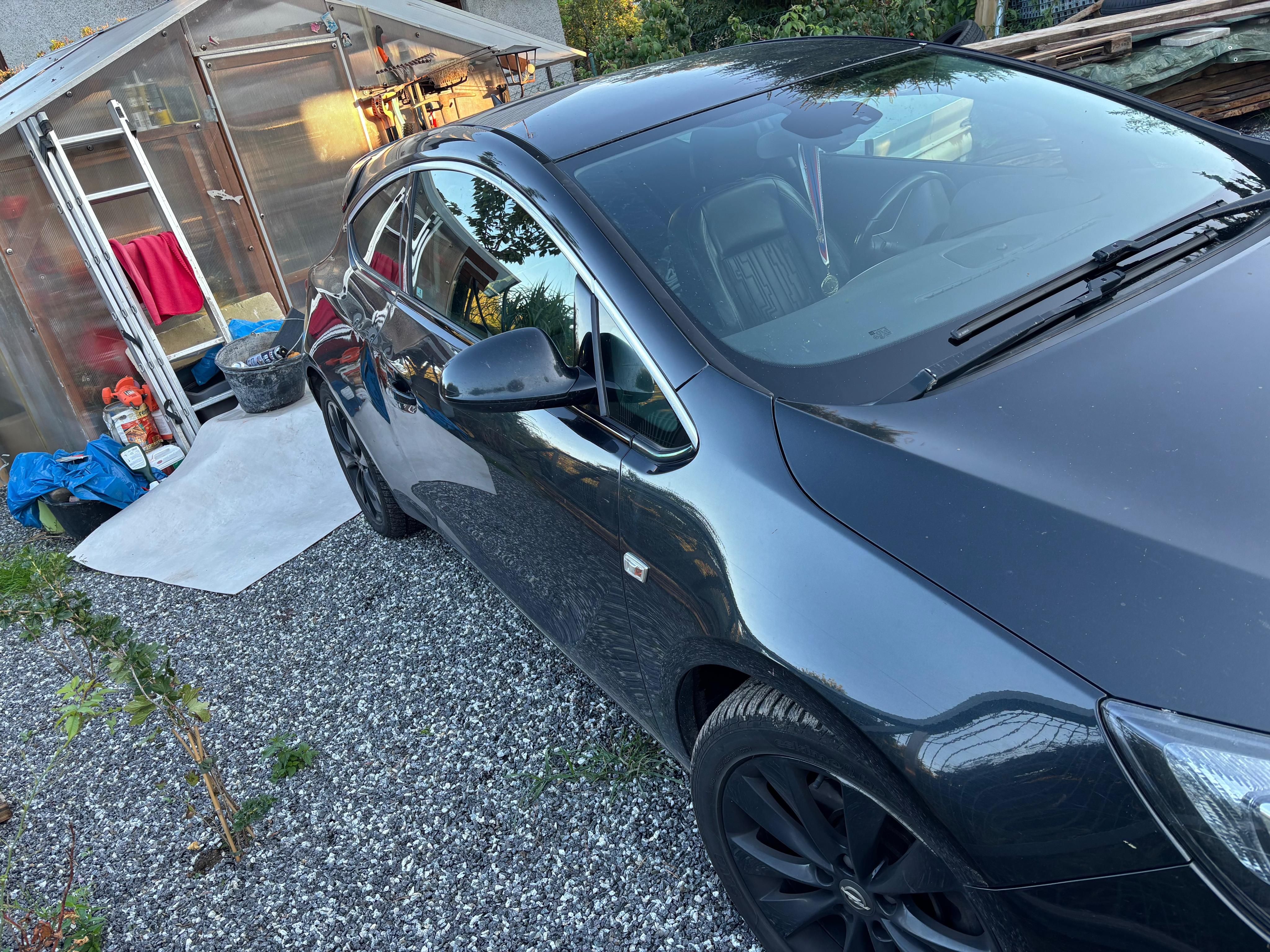 Opel Astra, Opel Astra GTC 2.0 sportovní - fotka 5