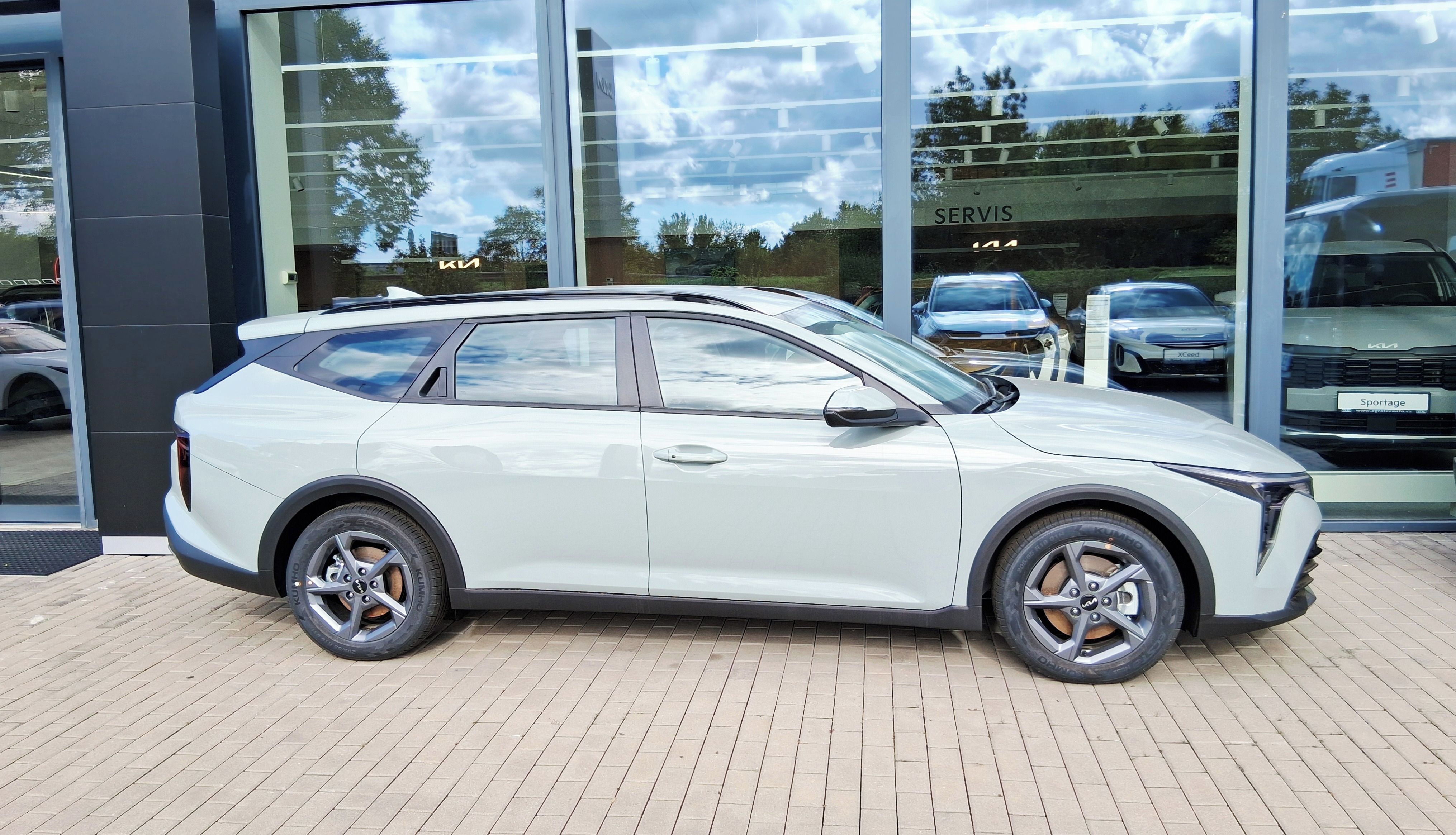 Kia K4, 1,0 T-GDi 115k/85 kW 7DCT SPIN - fotka 3
