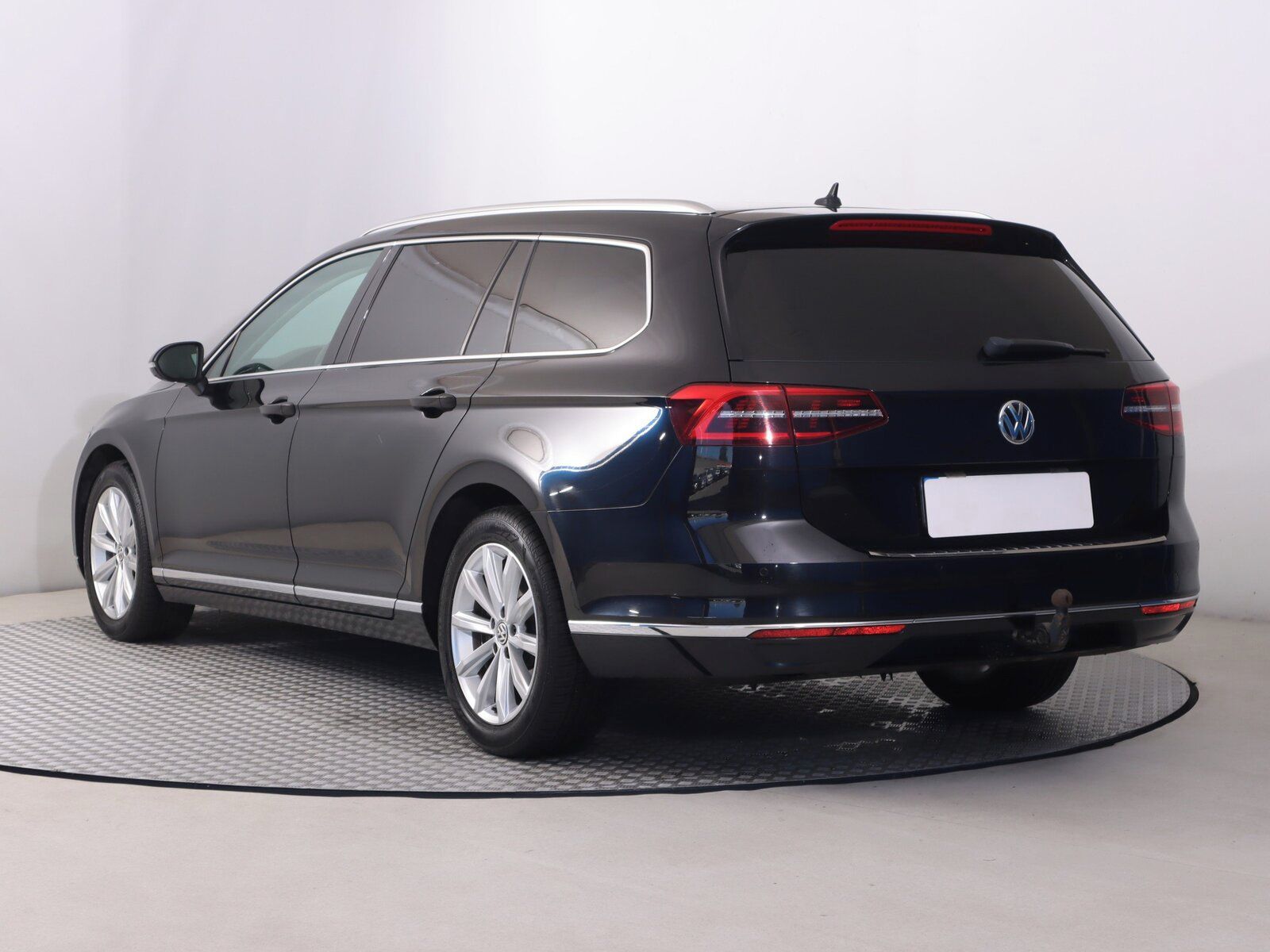 Volkswagen Passat, 2.0 TDI, Automat - fotka 4