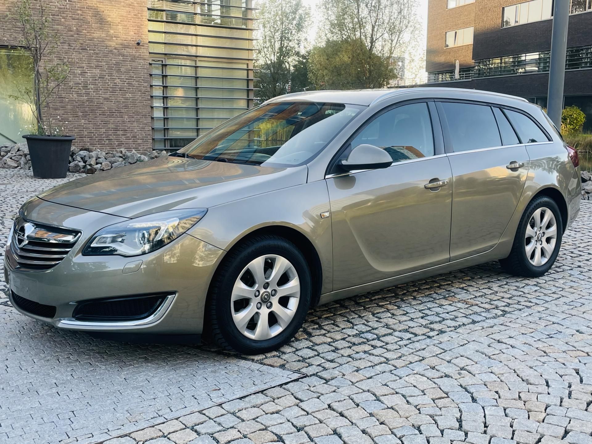 Opel Insignia, 2.0CDTi MANUÁL VÝHŘEV LED - fotka 5