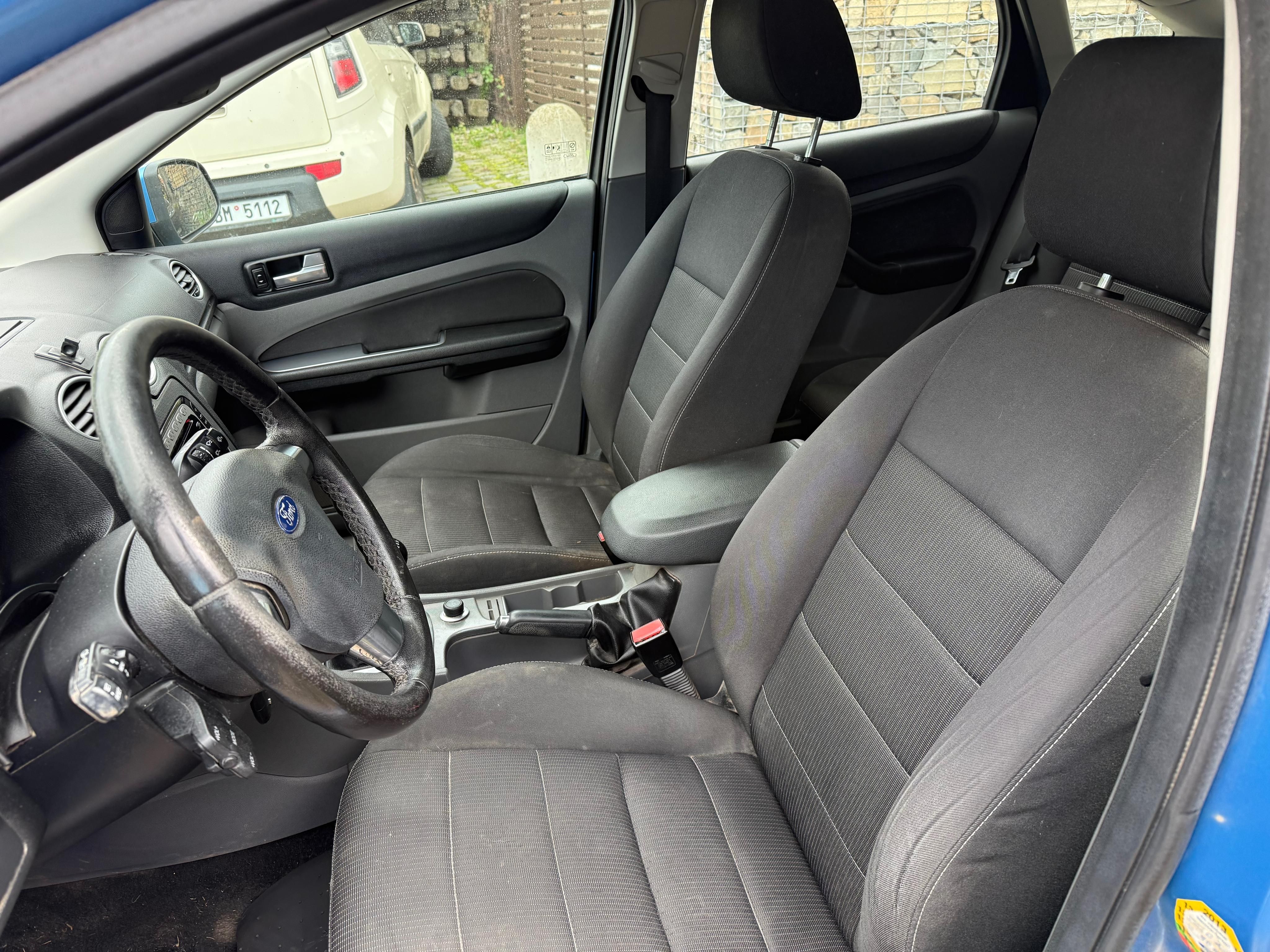 Ford Focus, 1.6 16v 74kw Titanim - fotka 6
