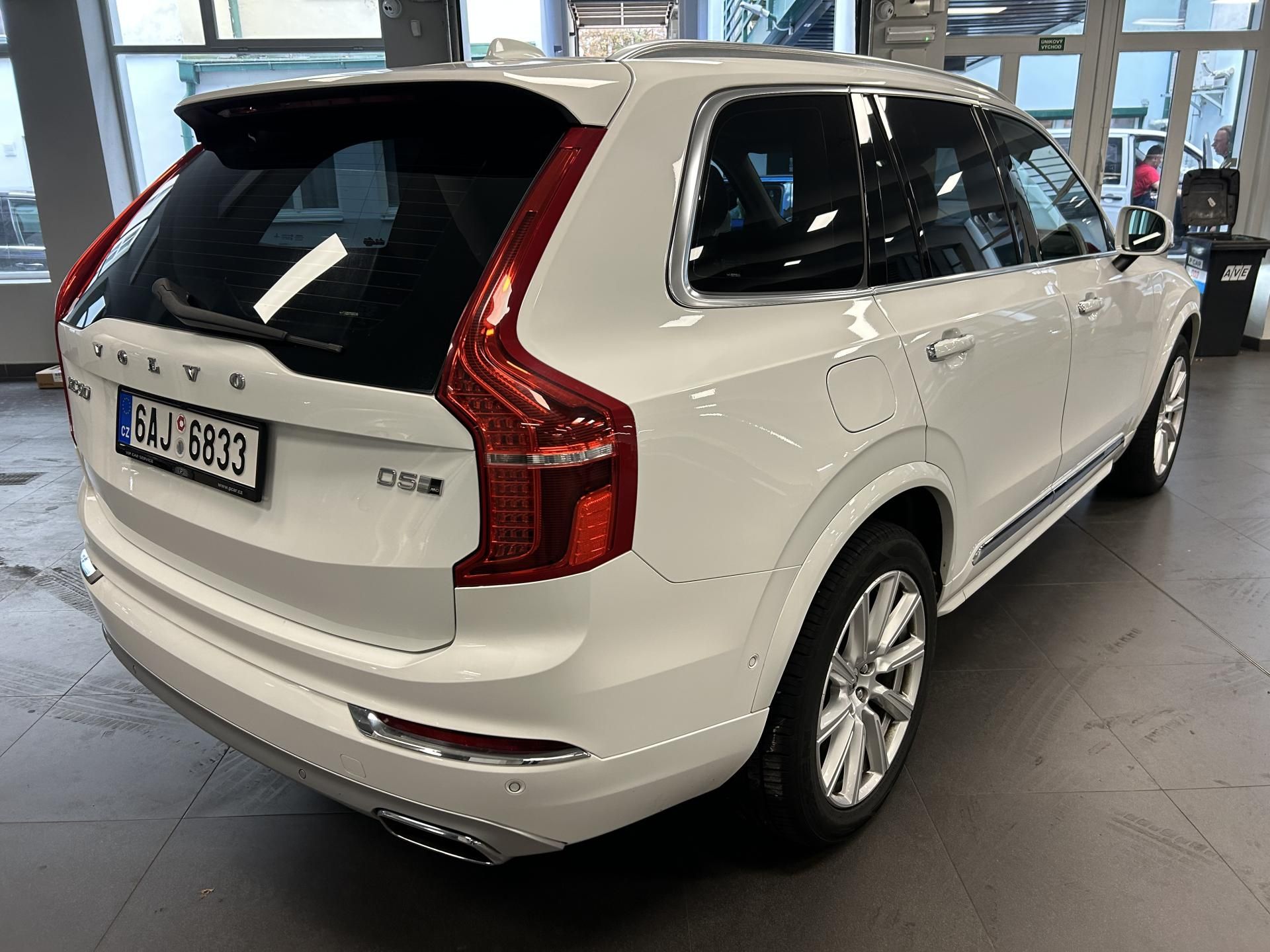 Volvo XC90, D5 AWD Drive-E Inscrip Panoram - fotka 4