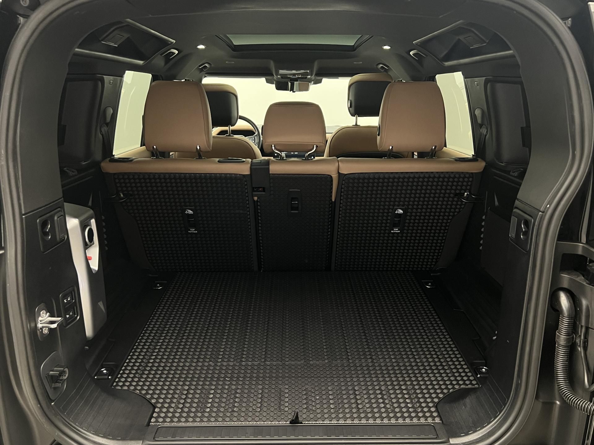Land Rover Defender, D350 X-DYNAMIC HSE AUT 1. maj. - fotka 5