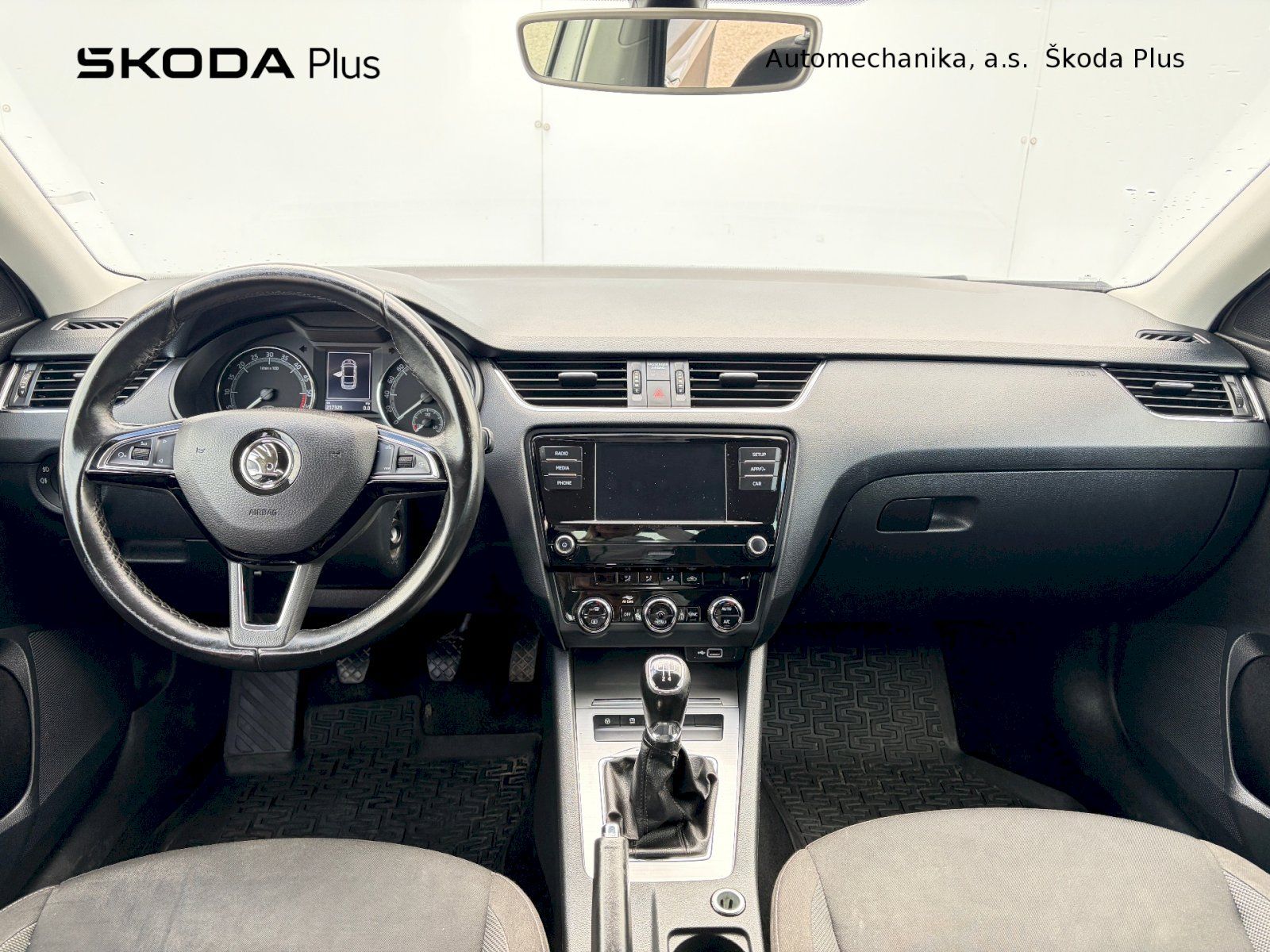 Škoda Octavia, 1.6 TDI / 85kW / TOUR - fotka 5