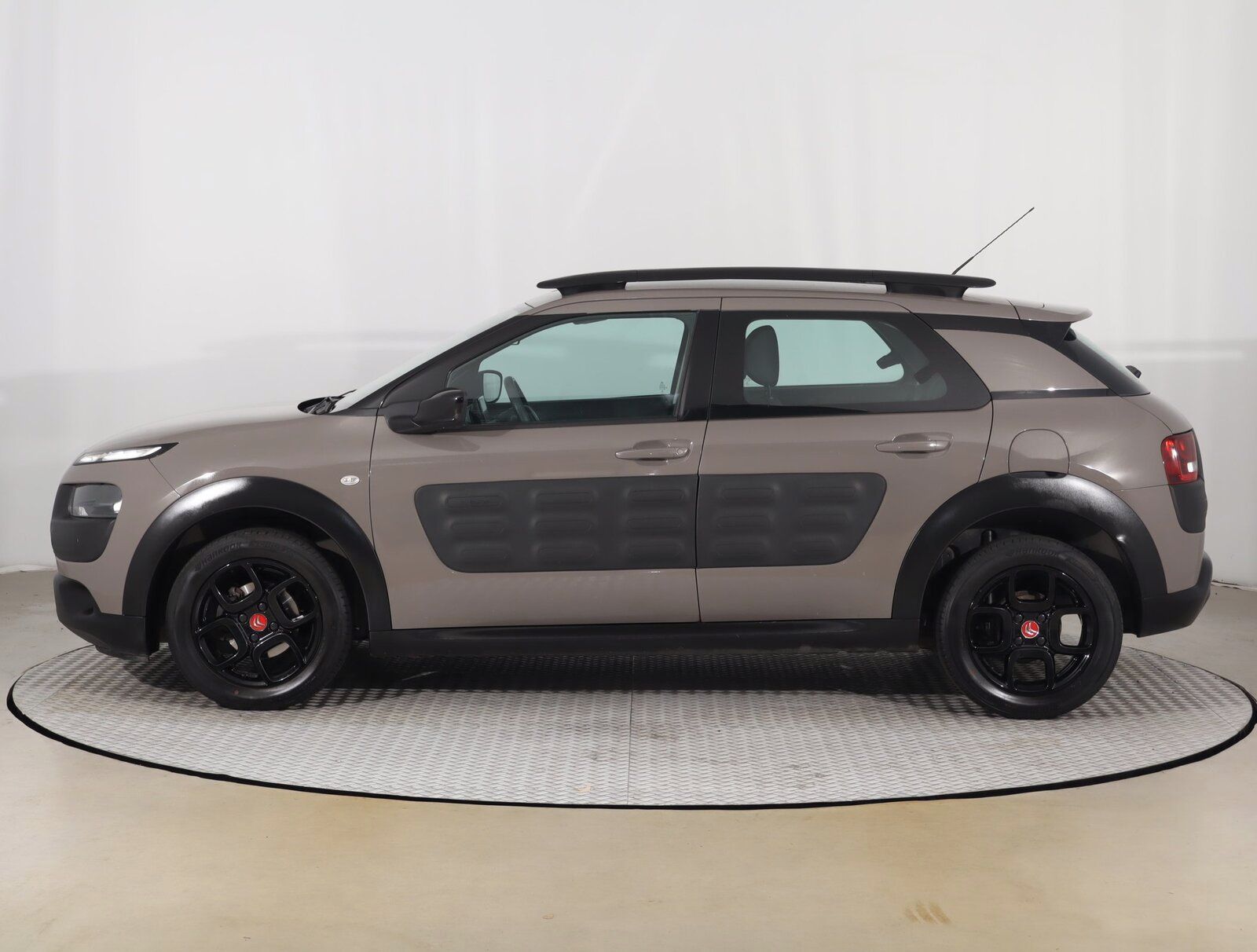 Citroën C4 Cactus, 1.2 PureTech, LPG, Serv.kniha - fotka 3
