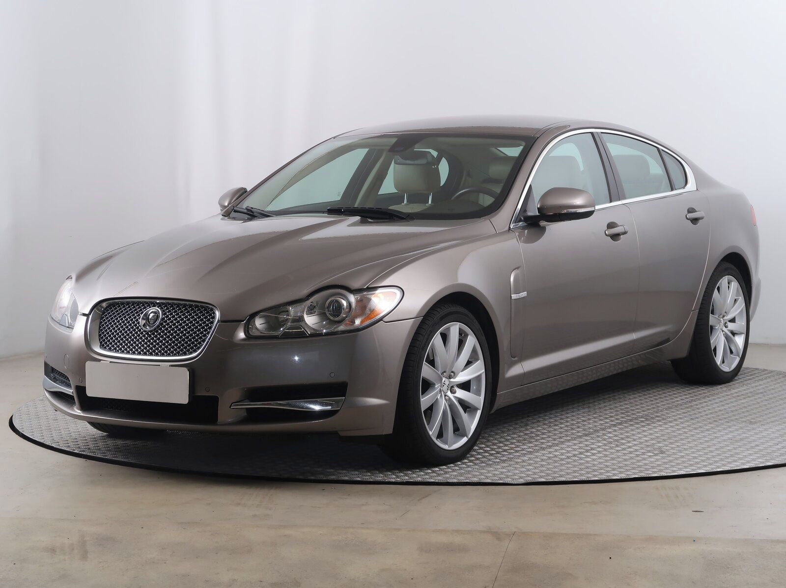 Jaguar XF, 3.0 D, Automat - fotka 2