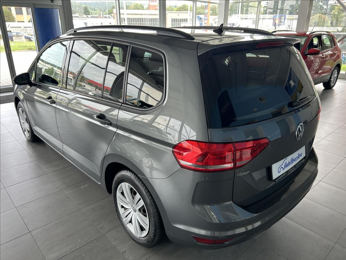 Volkswagen Touran, 1,2   TSI 81kW,2.MAJ,SERVISKA - fotka 4