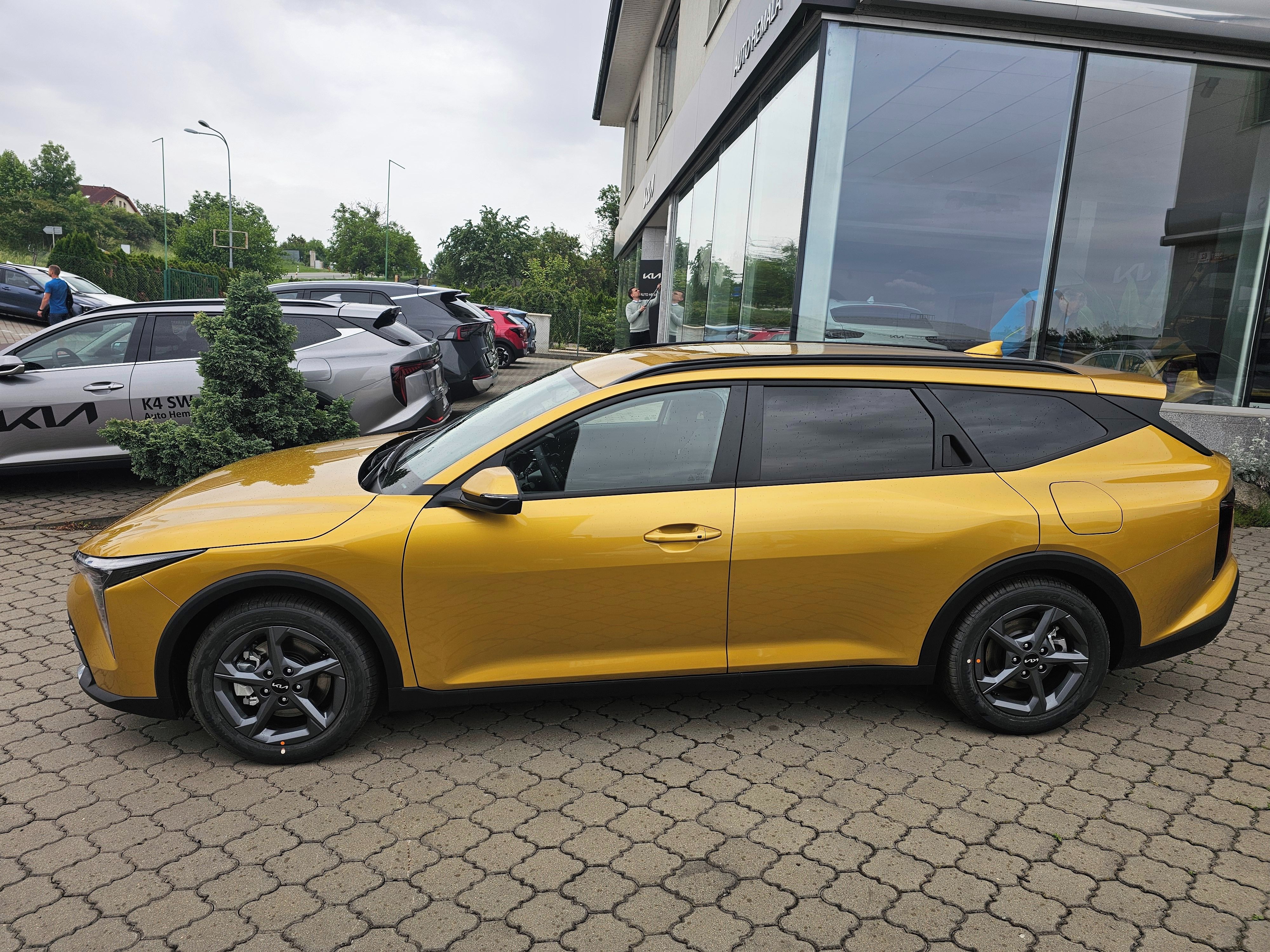 Kia K4, SW EXCLUSIVE 1,0 T-GDi 6MT - fotka 2