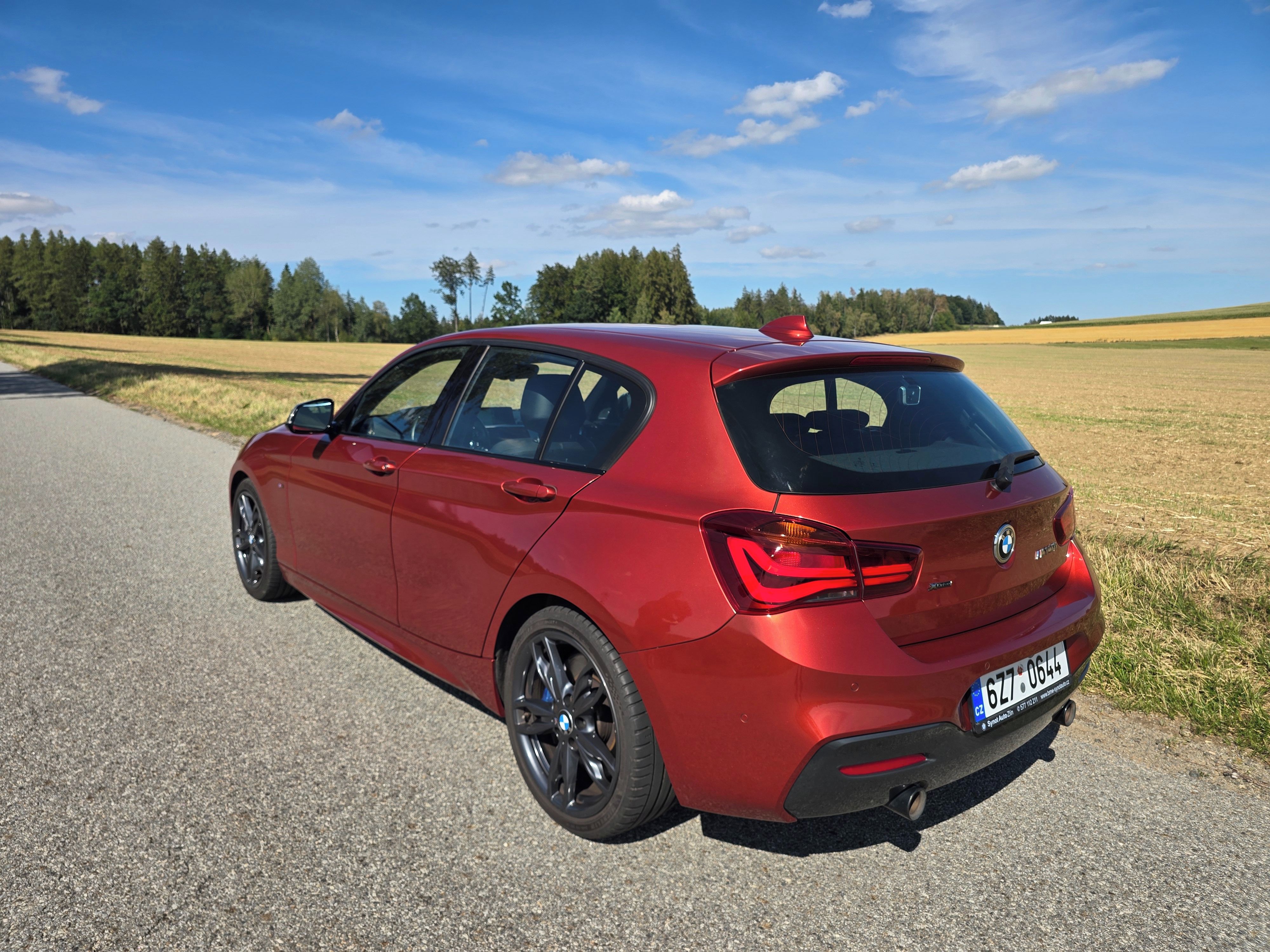 BMW Řada 1, BMW M140i Xdrive - fotka 4