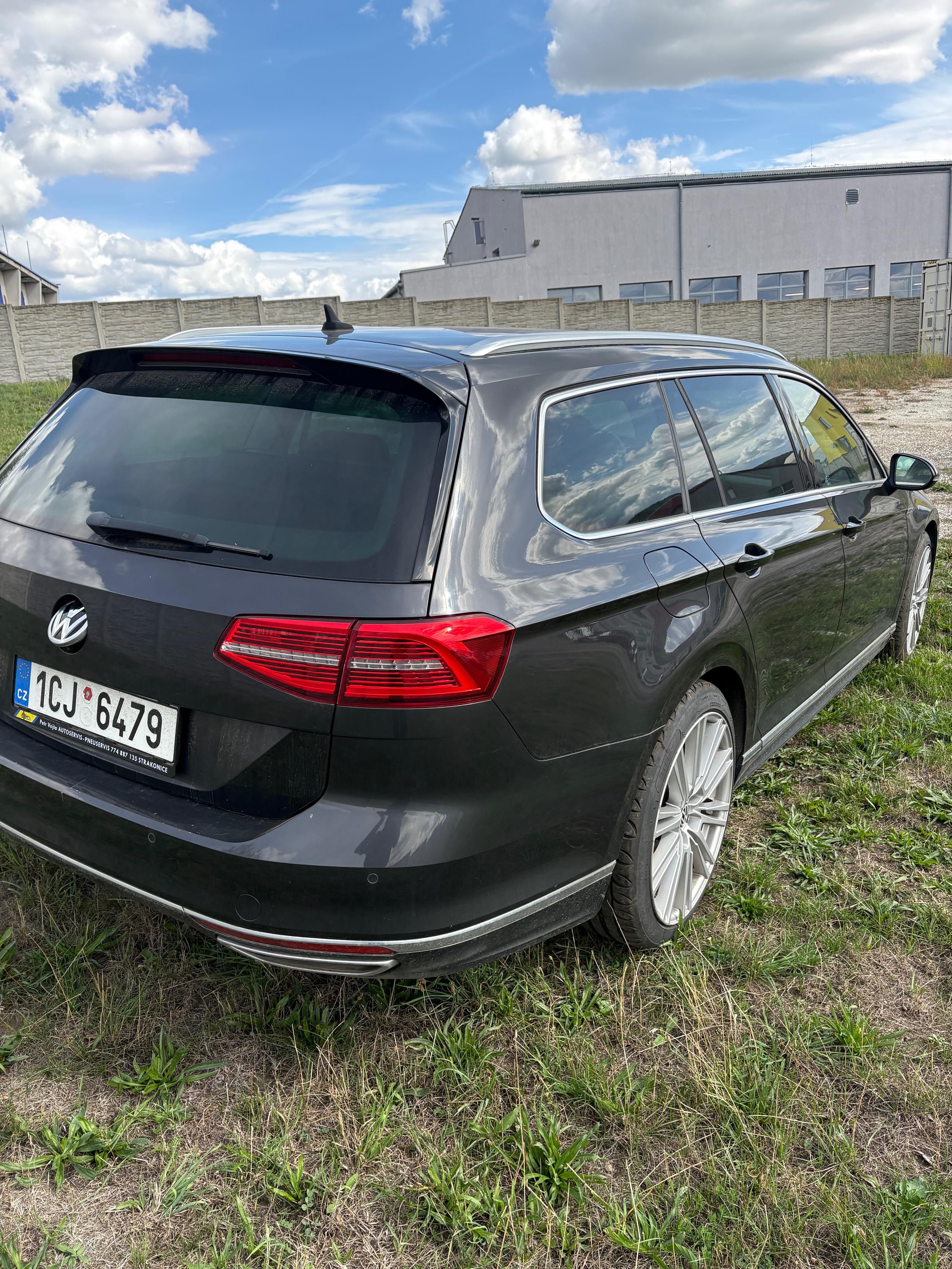 Volkswagen Passat, VW Passat 2.0tdi 110kw - fotka 6