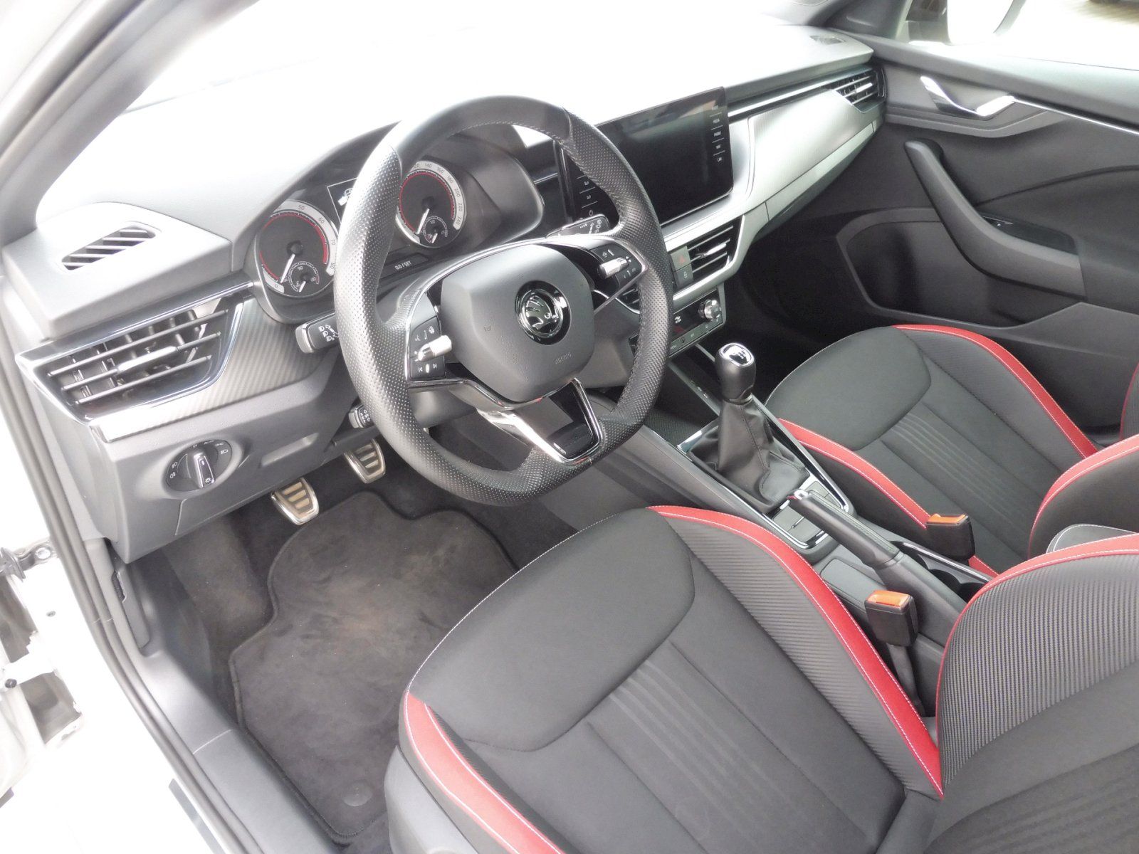 Škoda Scala, Monte Carlo 1,5 TSI 110kW - fotka 6