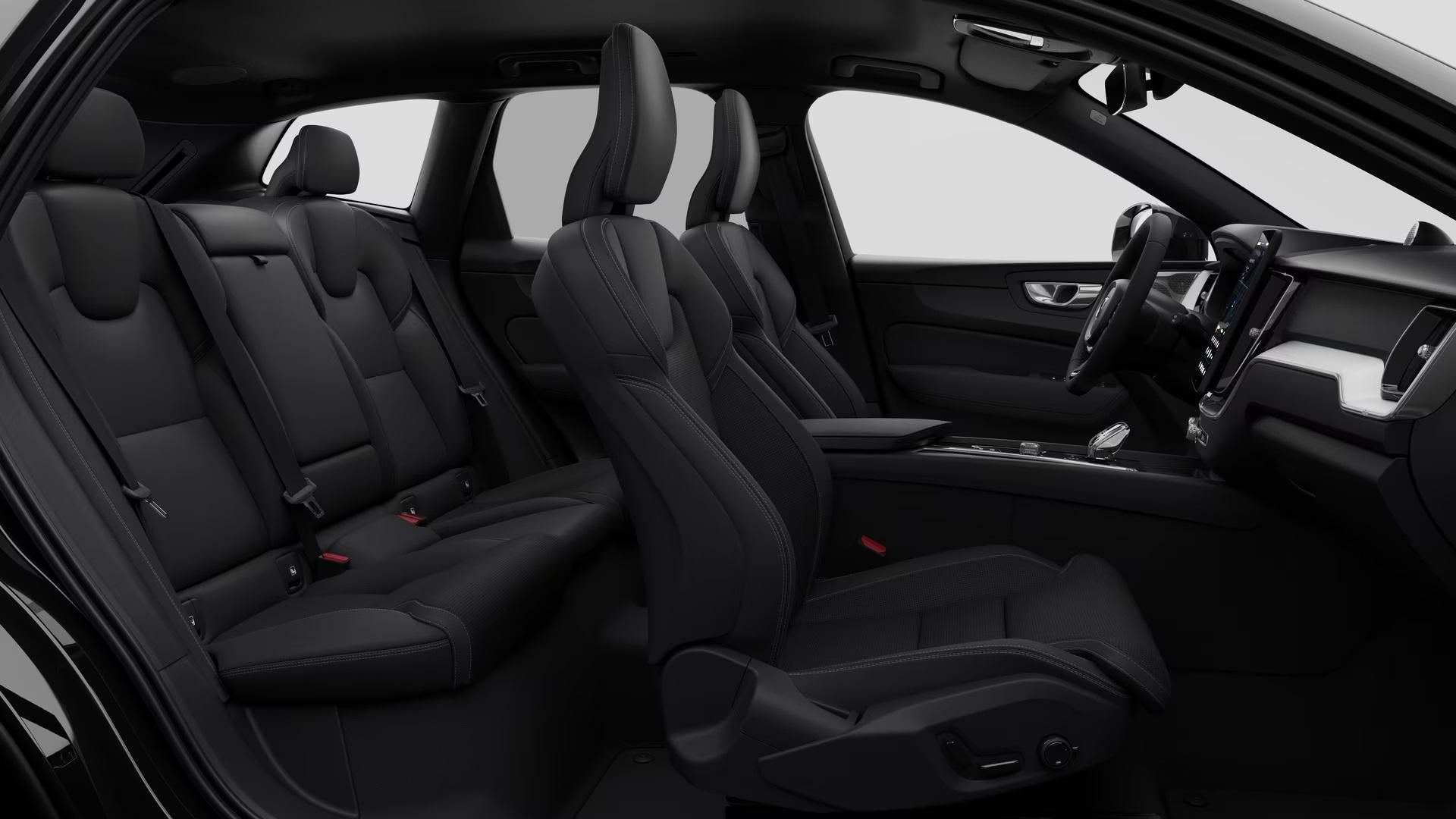 Volvo XC60, B5 AWD AUT BLACK EDITION PLUS - fotka 4