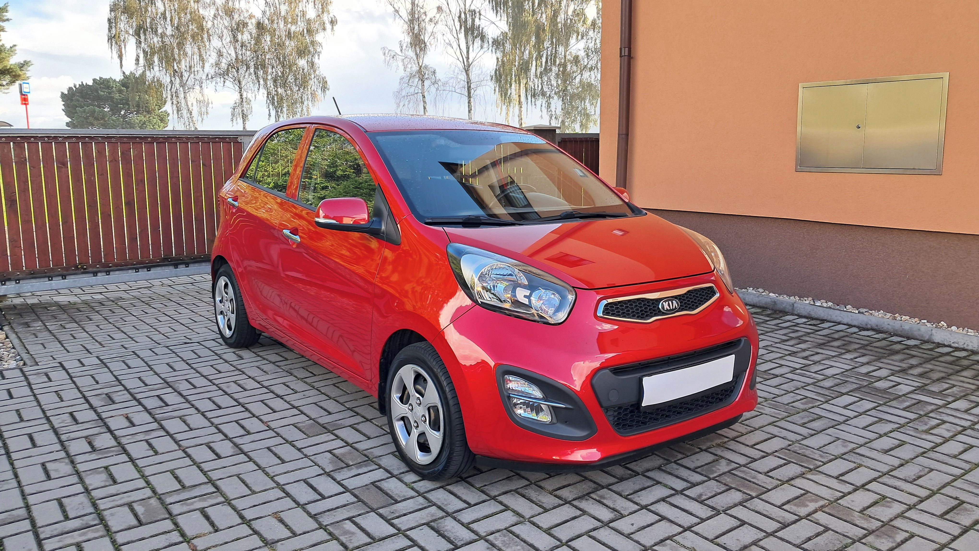 Kia Picanto, 1.2i / AUTOMAT / najeto 80 000 - fotka 2