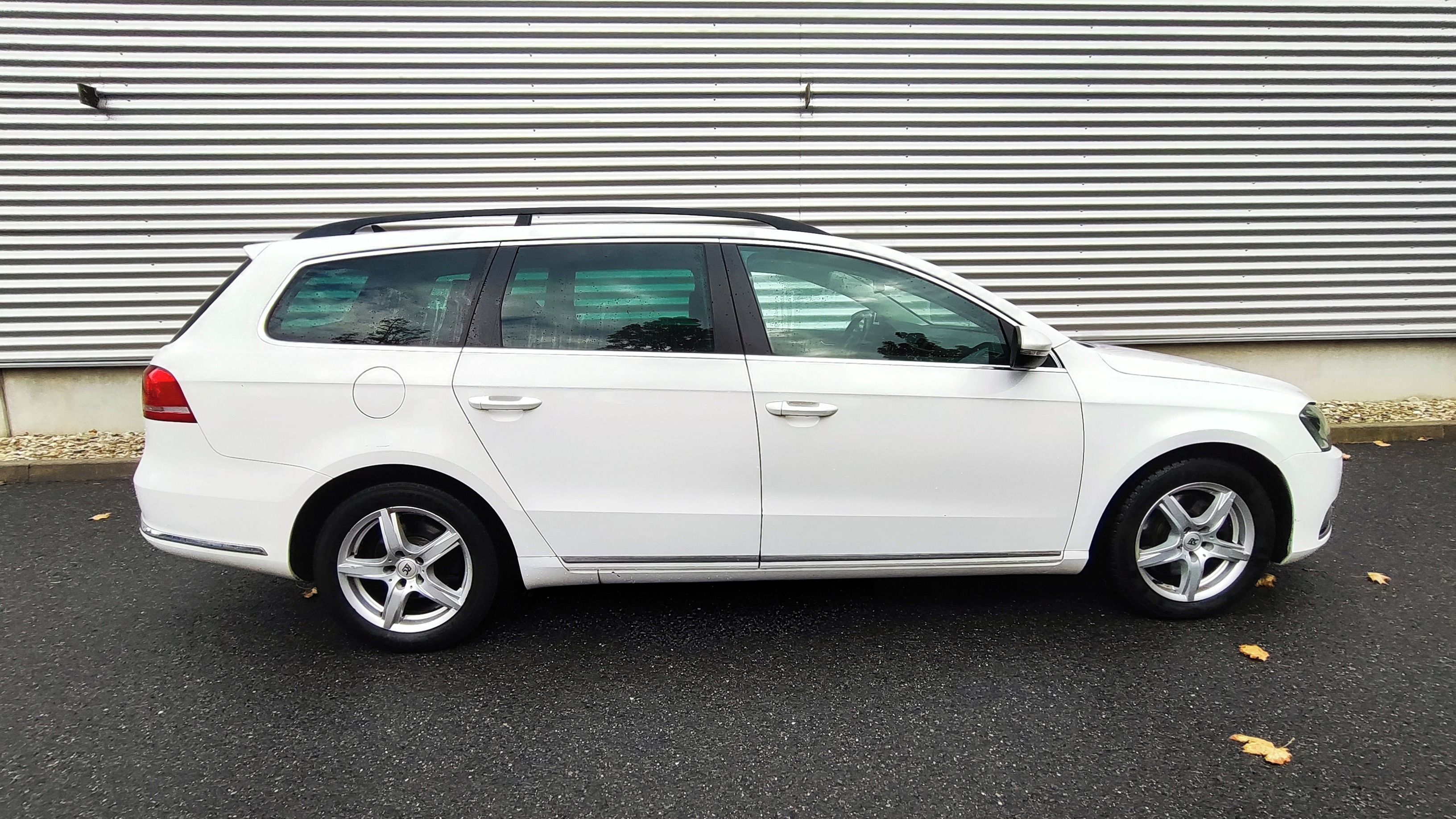 Volkswagen Passat, 2.0 TDI Highline, plná výbava - fotka 5
