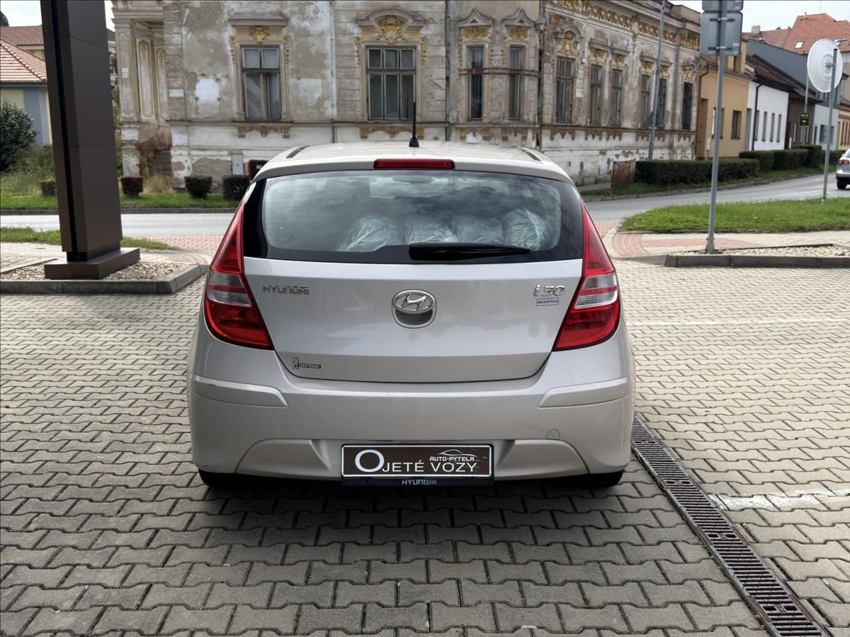 Hyundai i30, 1,4 MPi, MT  Trikolor Plus - fotka 6