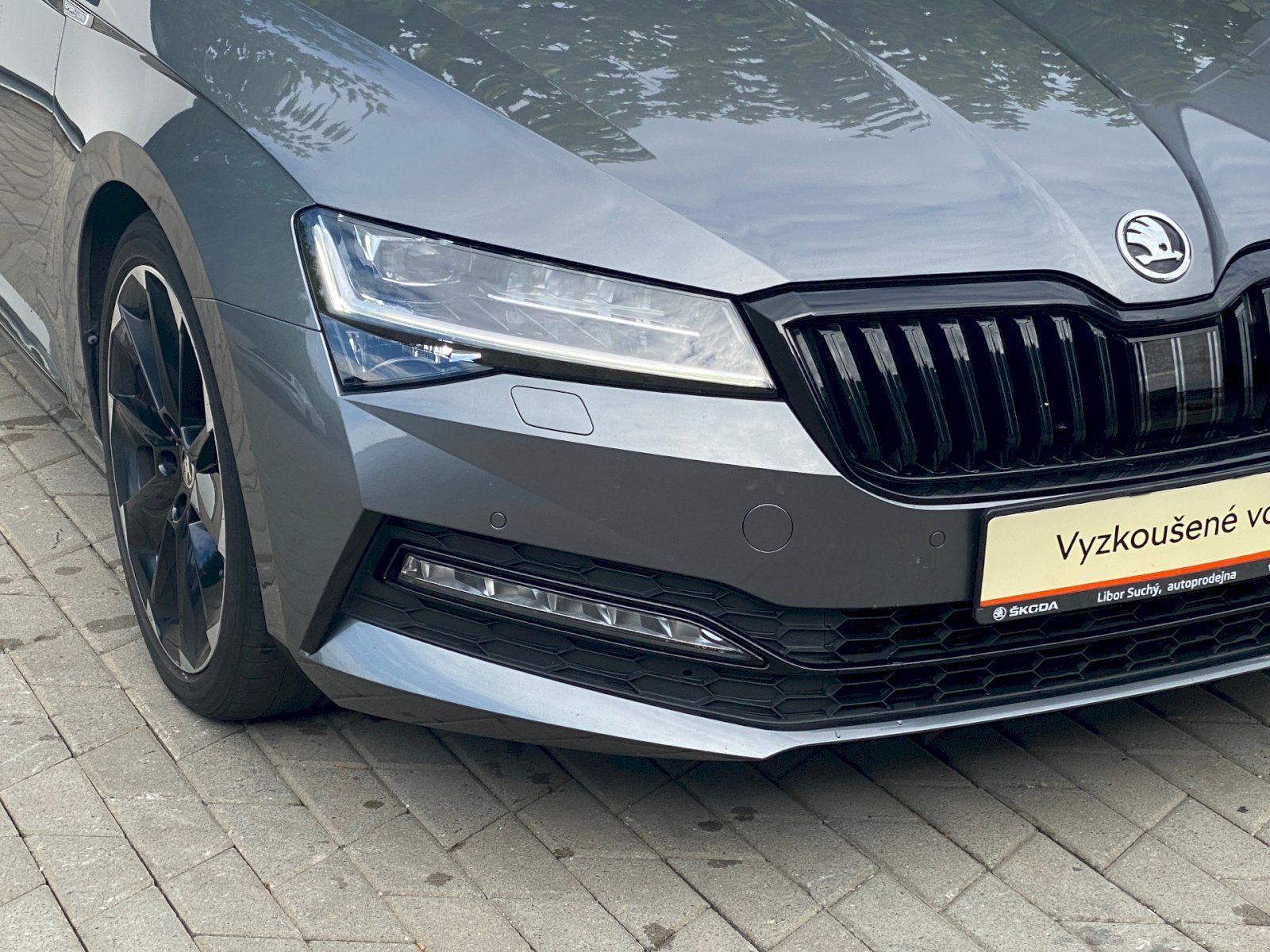 Škoda Superb, Combi SportLine 2.0 TDI 110 kW - fotka 6