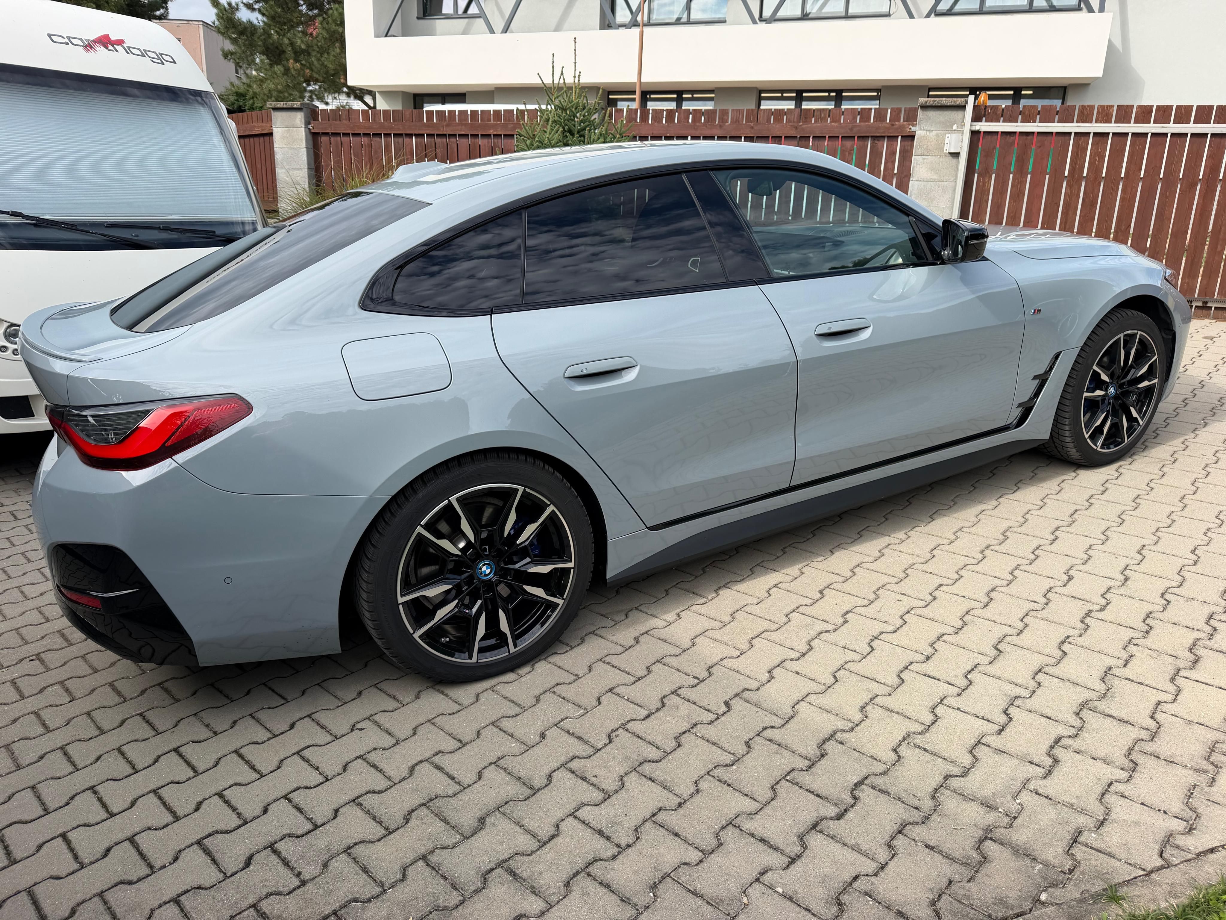 BMW i4, xDrive M50, 83,9kWh, SoH 95% - fotka 5