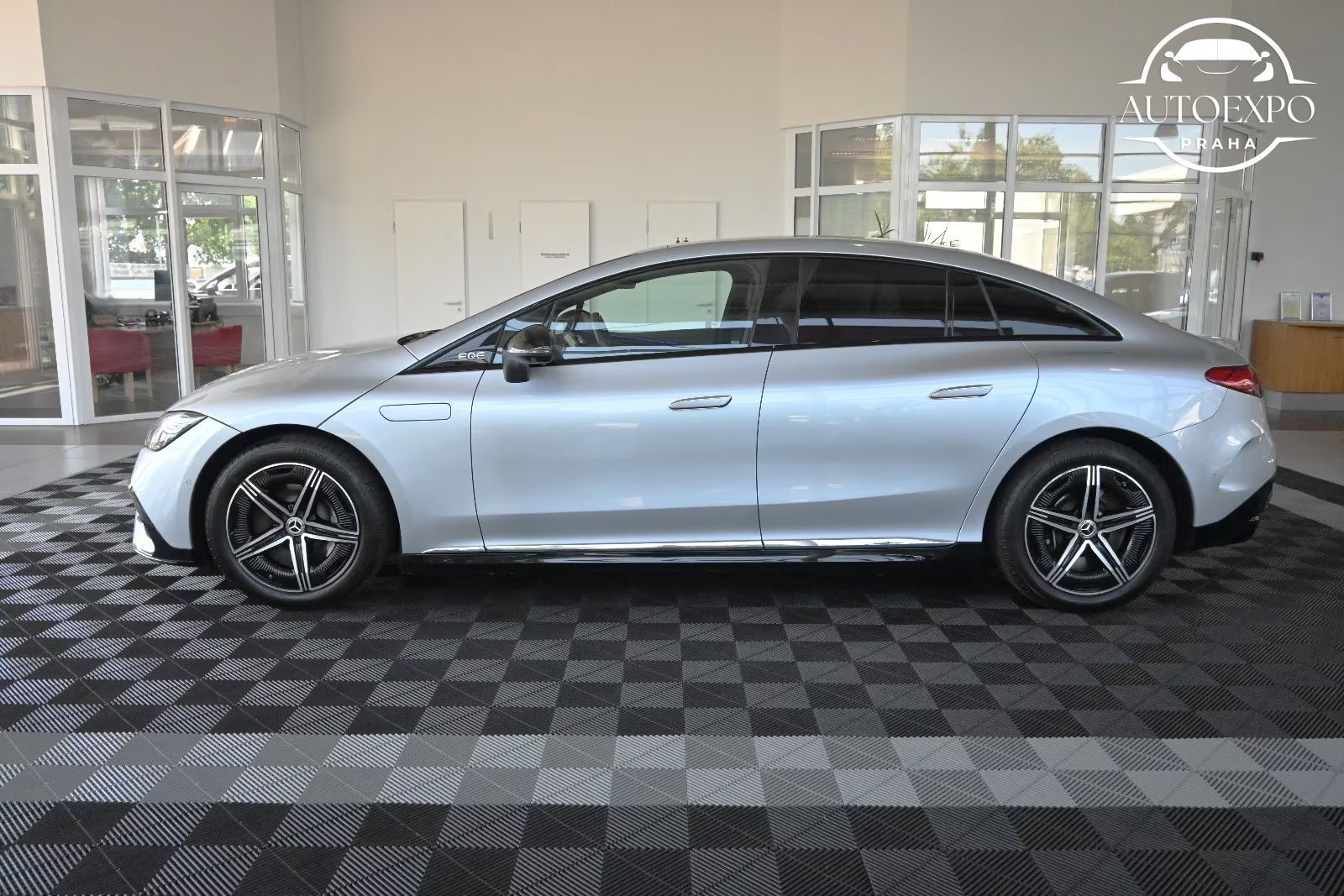Mercedes-Benz EQE, 350 AMG Panorama - fotka 2