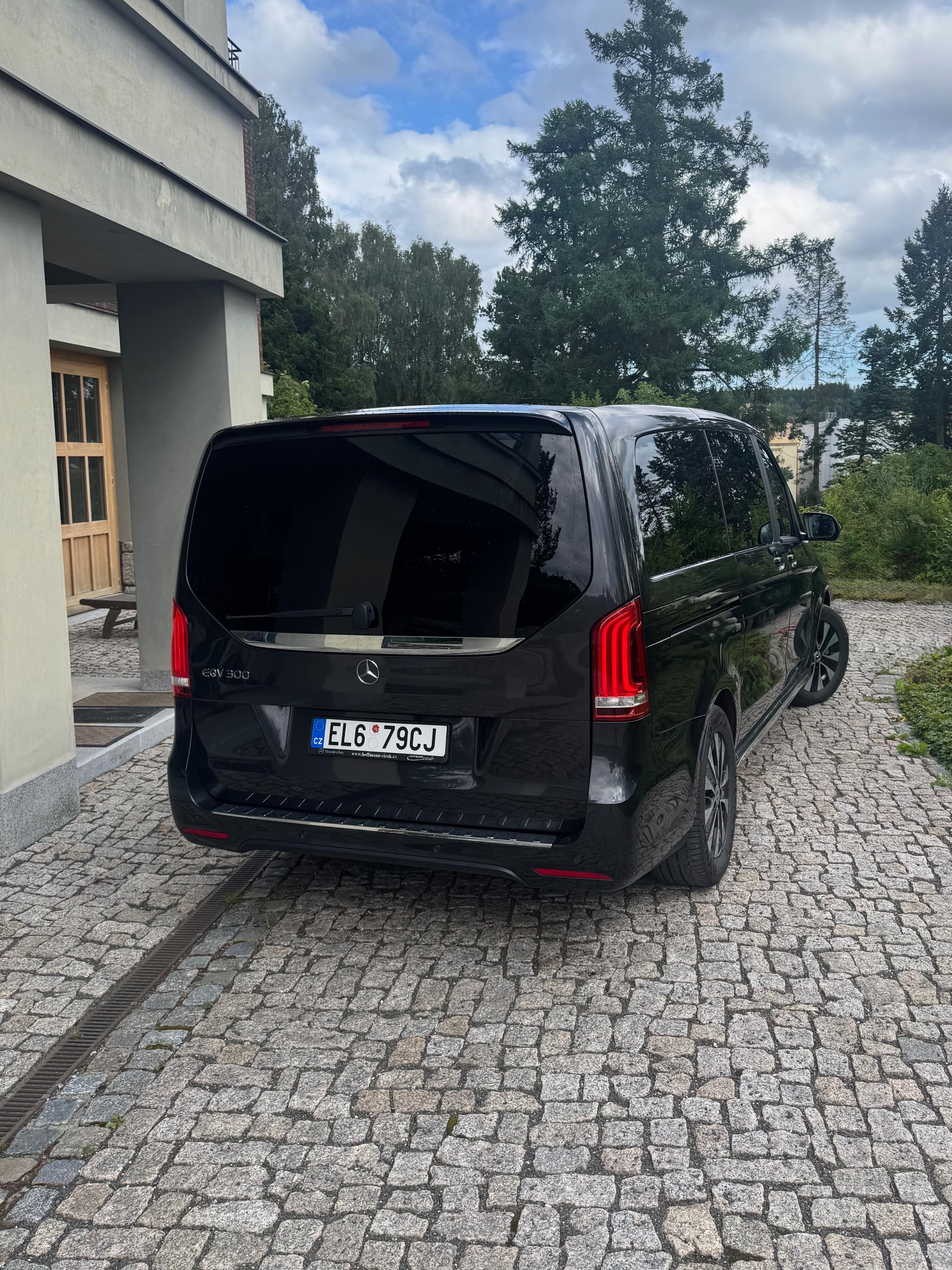 Mercedes-Benz EQV, 300 L, 7 míst, ČR, 1. maji - fotka 5