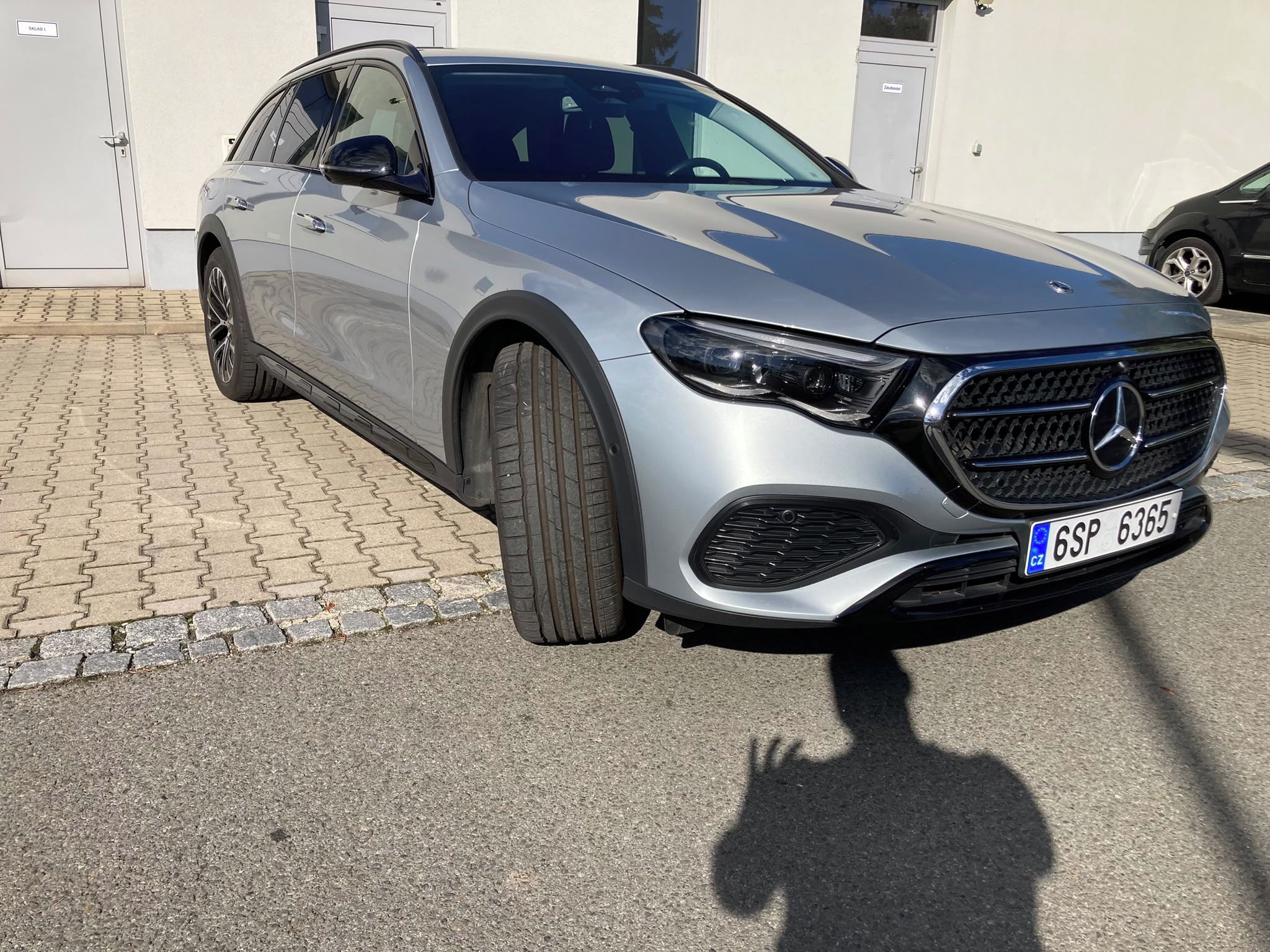 Mercedes-Benz Třídy E, 220 D 145 kW 4M ALLTERRAIN - fotka 3